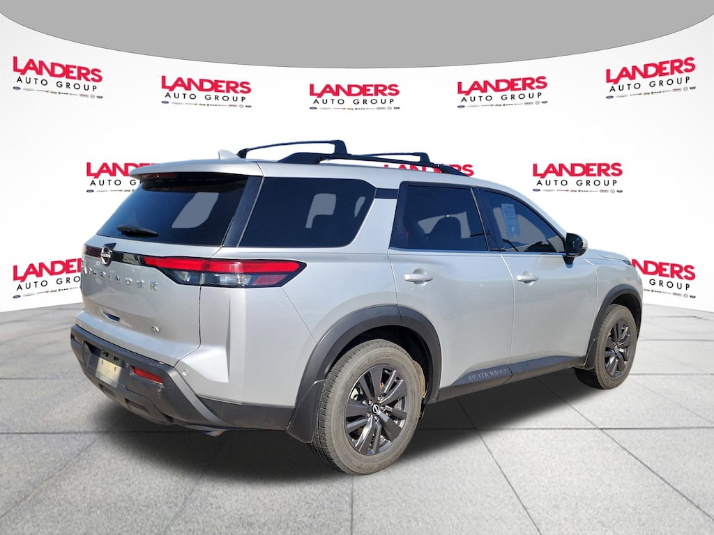 Used 2022 Nissan Pathfinder SV SV 2WD