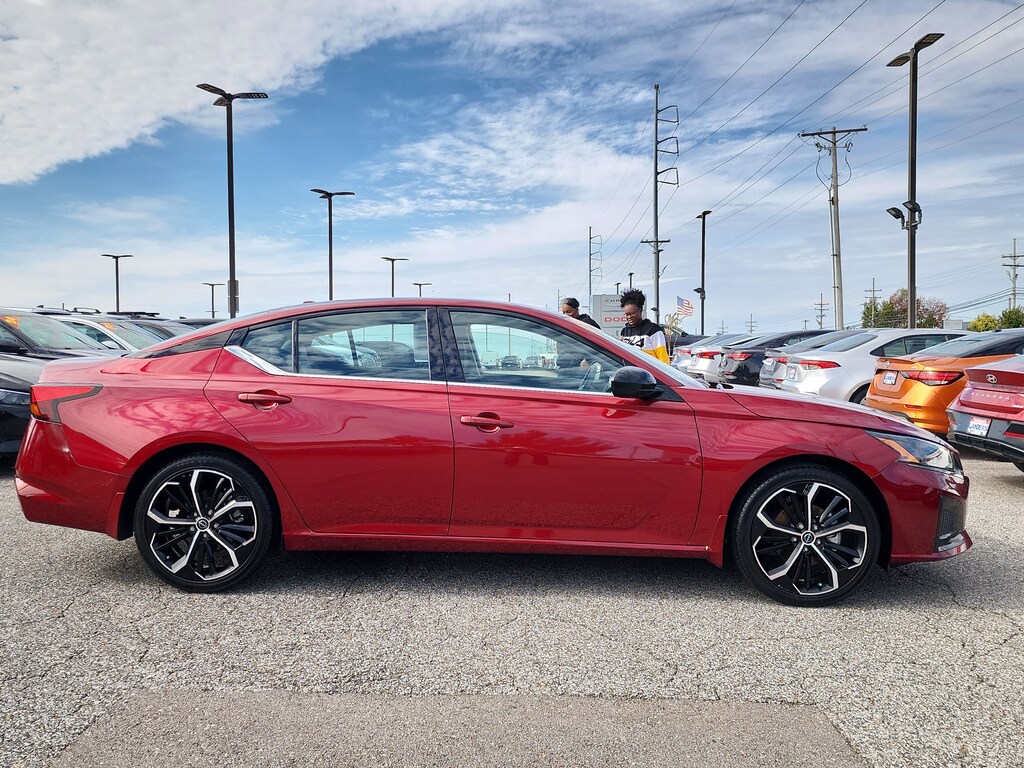 Used 2023 Nissan Altima 2.5 SR Sedan
