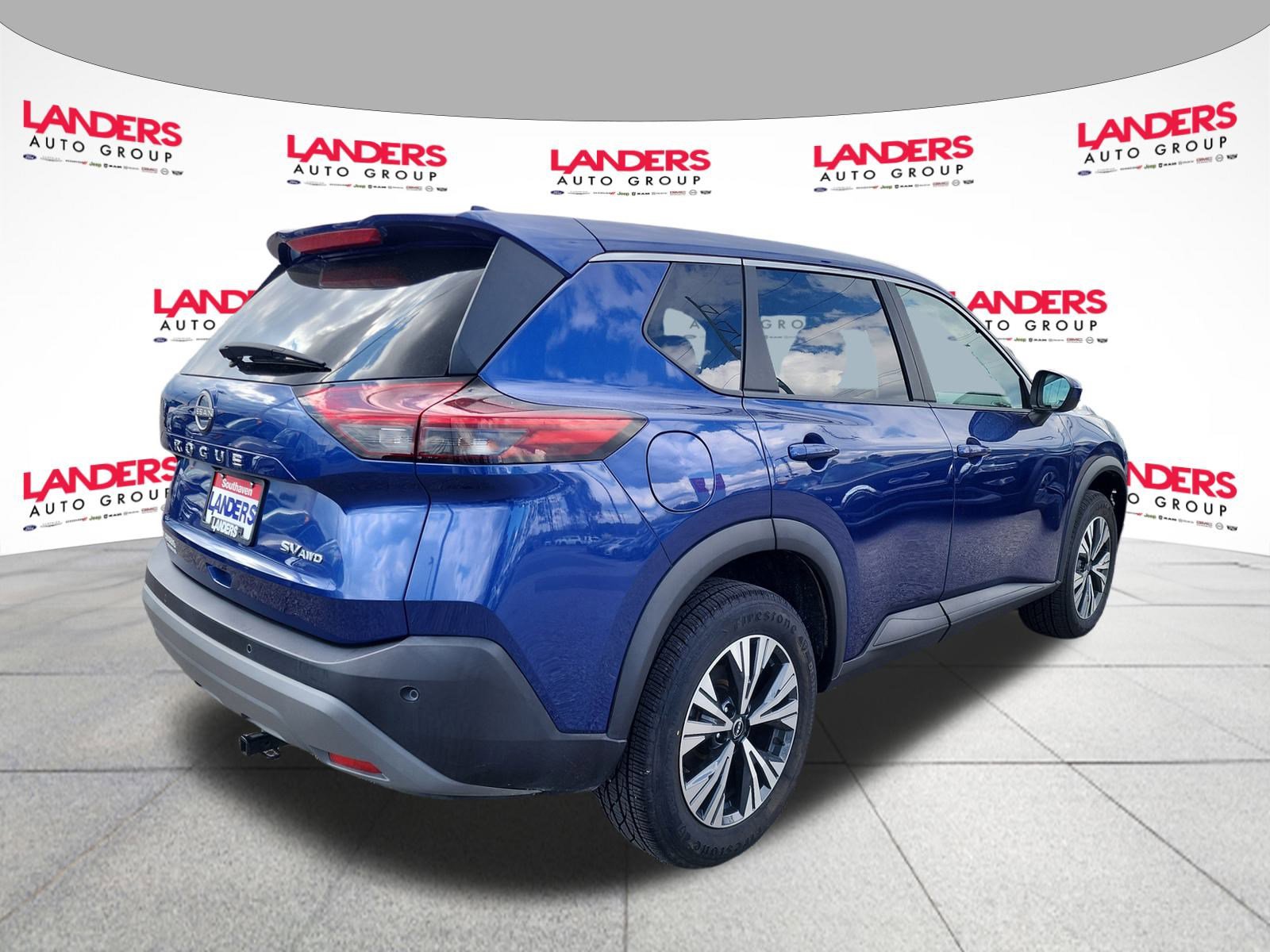 2023 Nissan Rogue SV photo 3