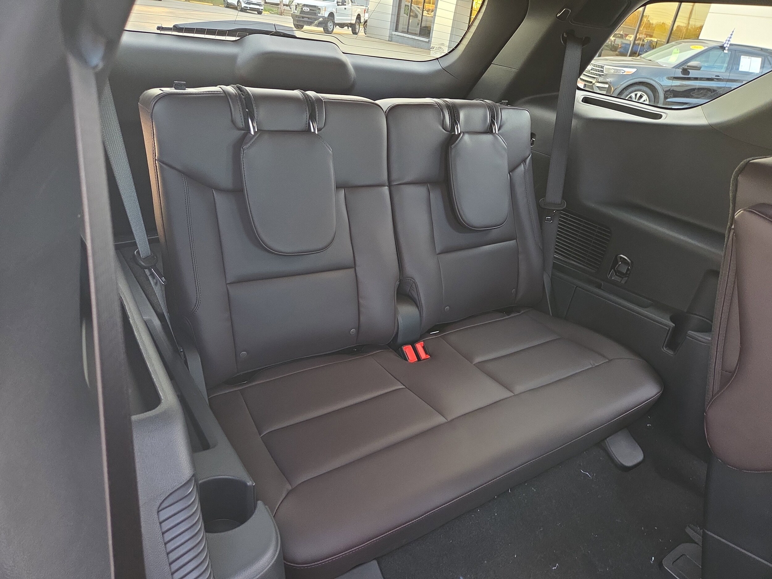 2026 Ford Explorer Platinum photo 3