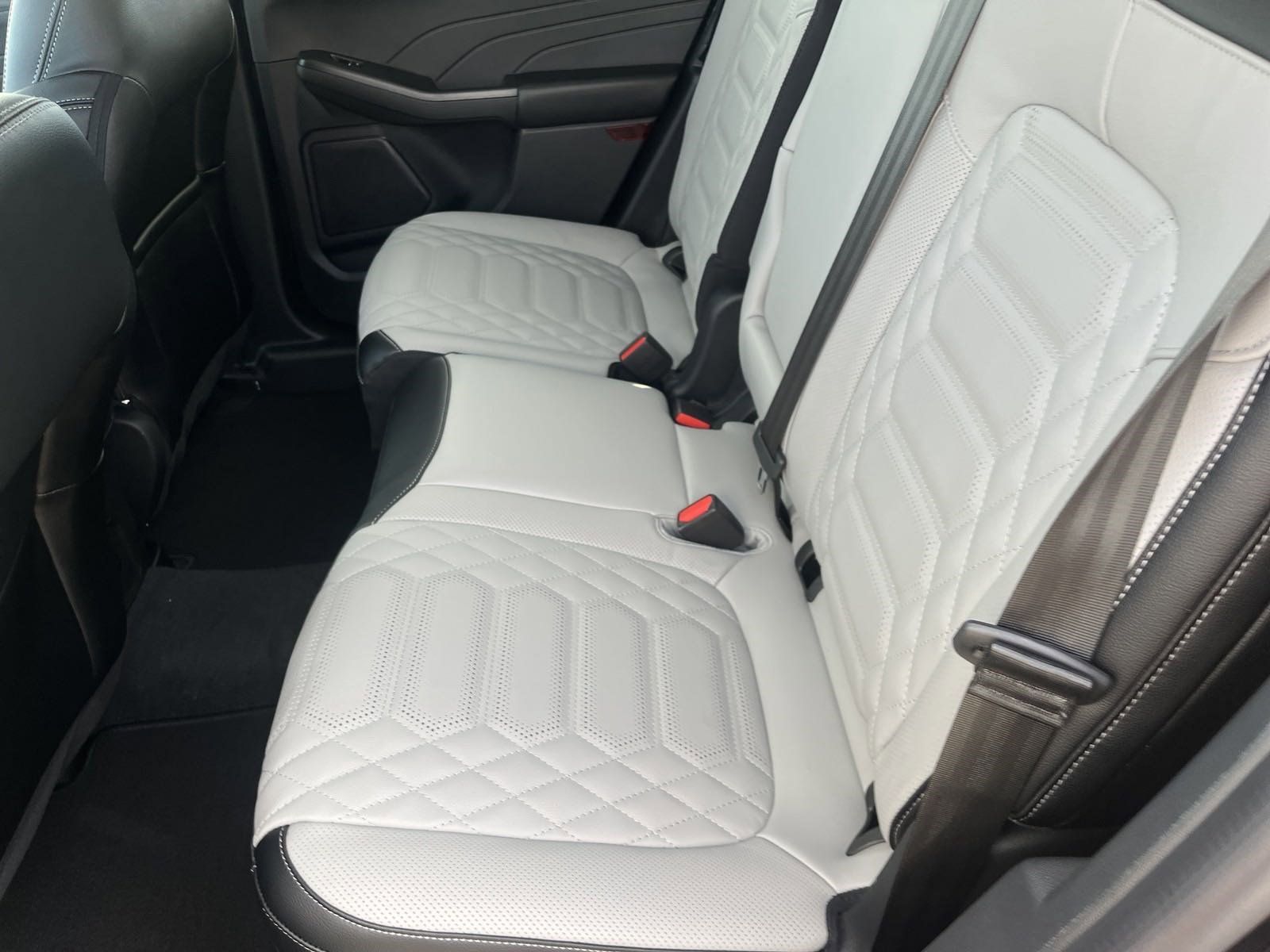2024 Ford Escape Plug-In Hybrid photo 4