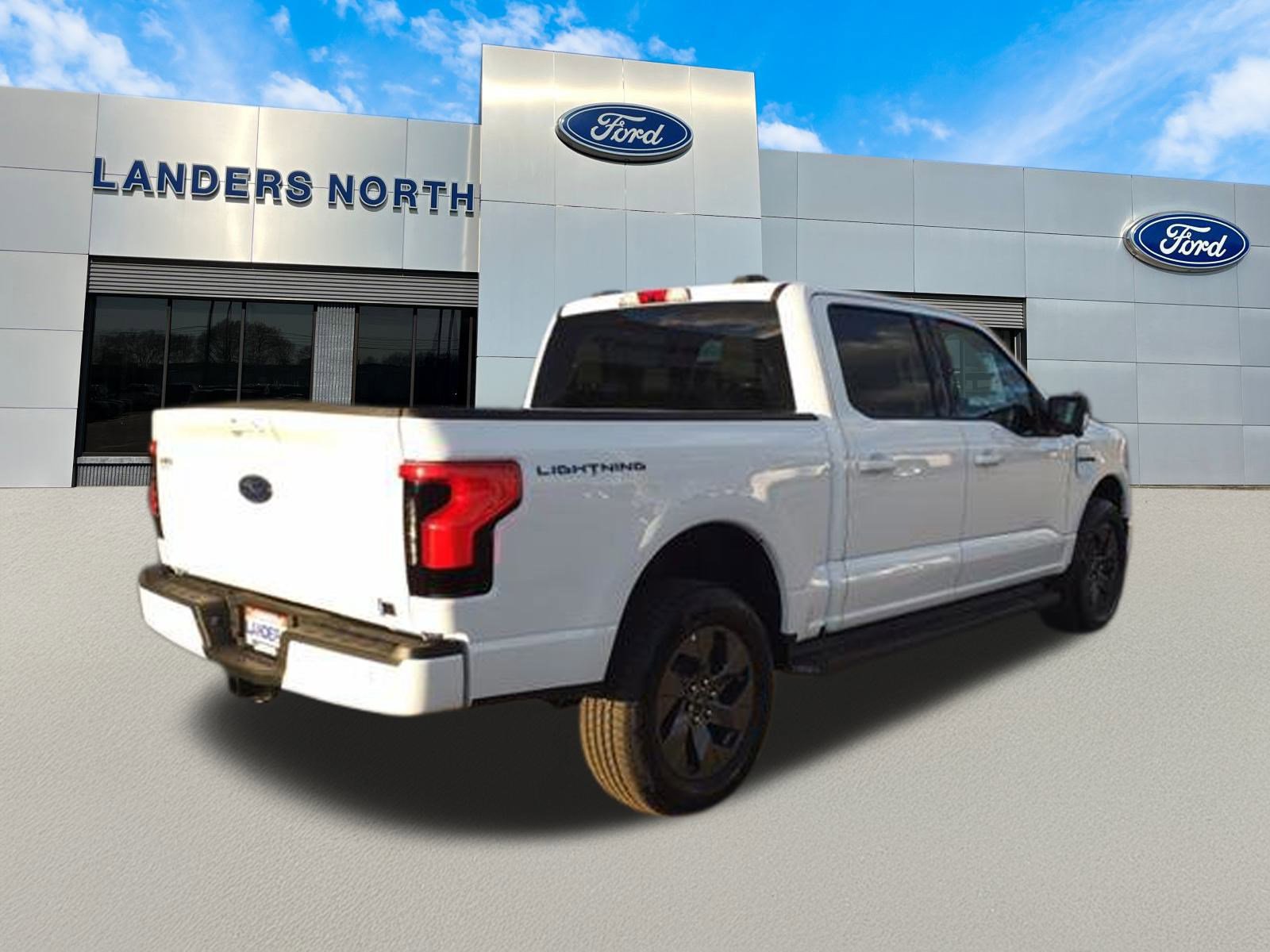 2023 Ford F-150 Lightning XLT photo 4