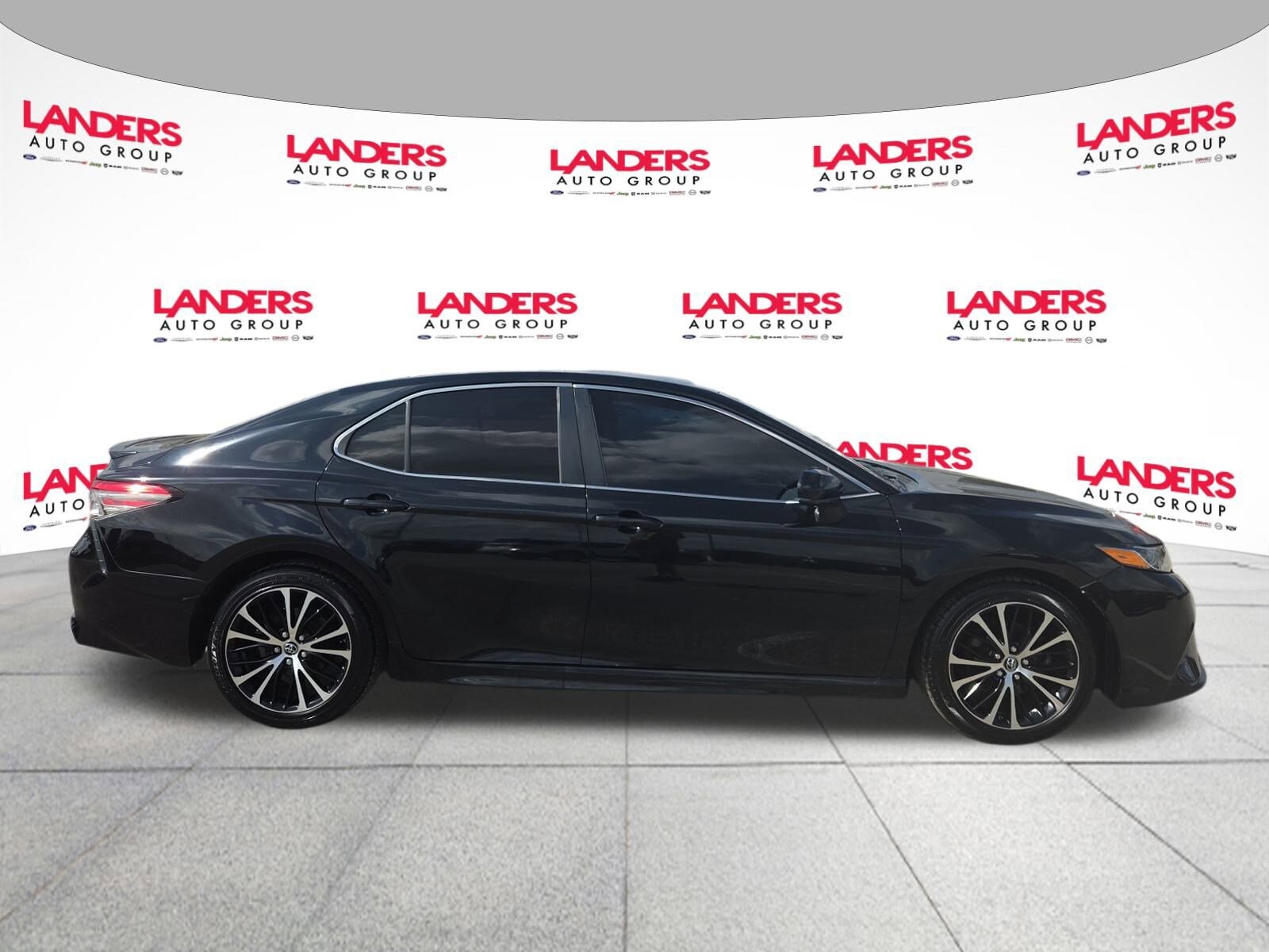 Used 2018 Toyota Camry SE with VIN JTNB11HK5J3033282 for sale in Covington, TN