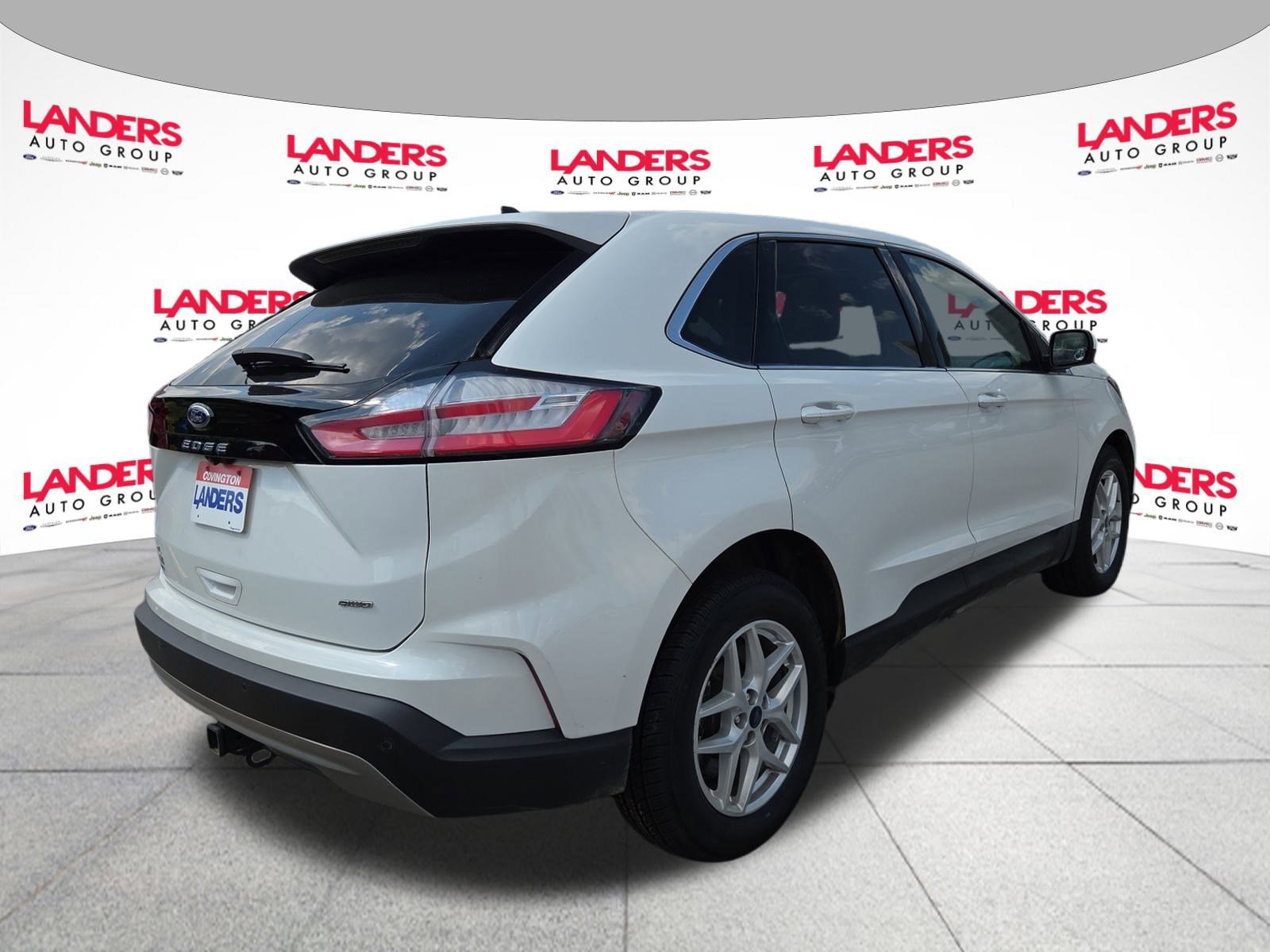 2022 Ford Edge SEL photo 3