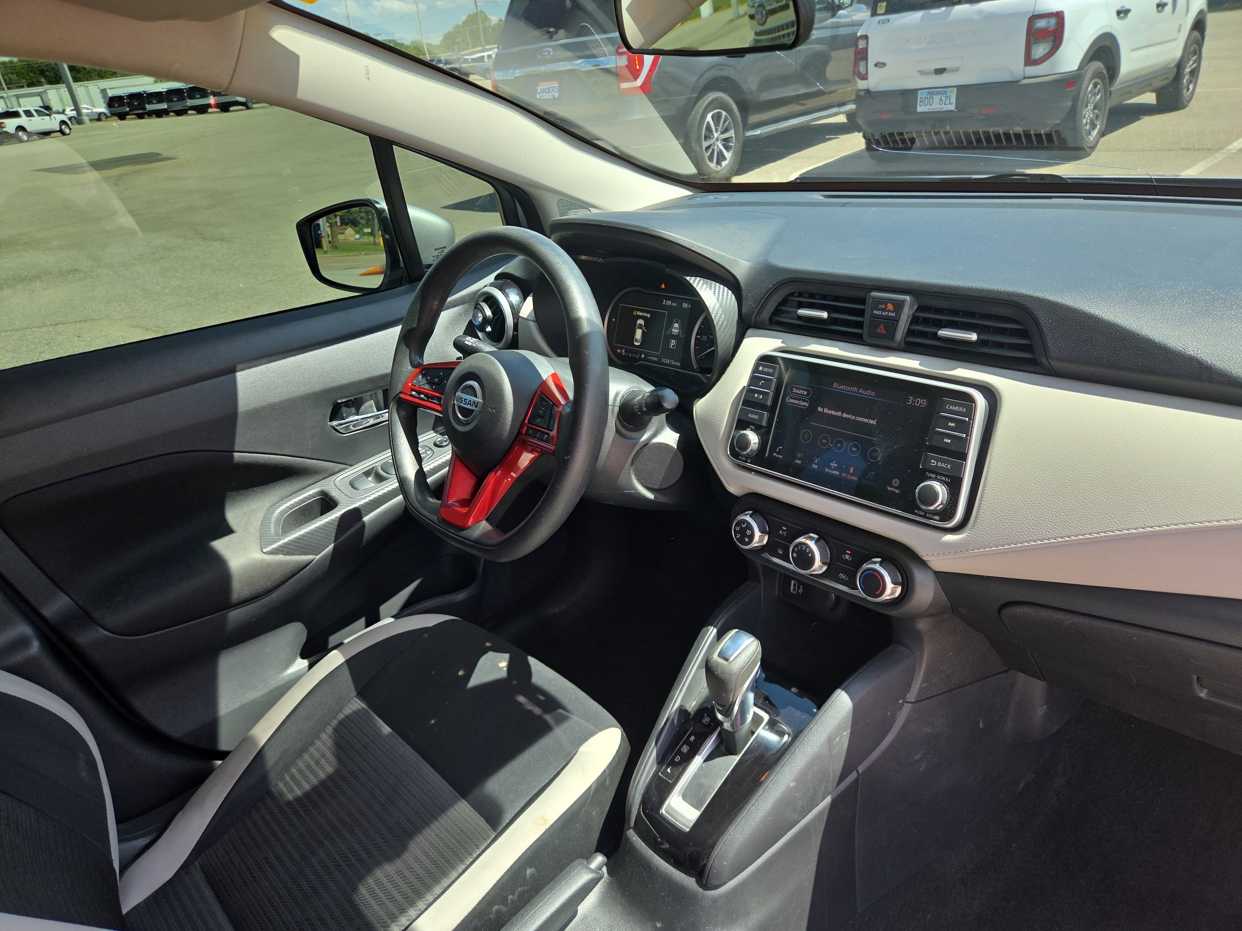 2021 Nissan Versa Sedan SV - Photo 16