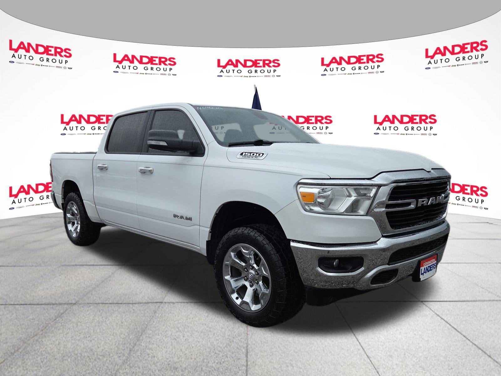2019 RAM 1500 Big Horn/Lone Star 4x4 Crew Cab 5'7's photo