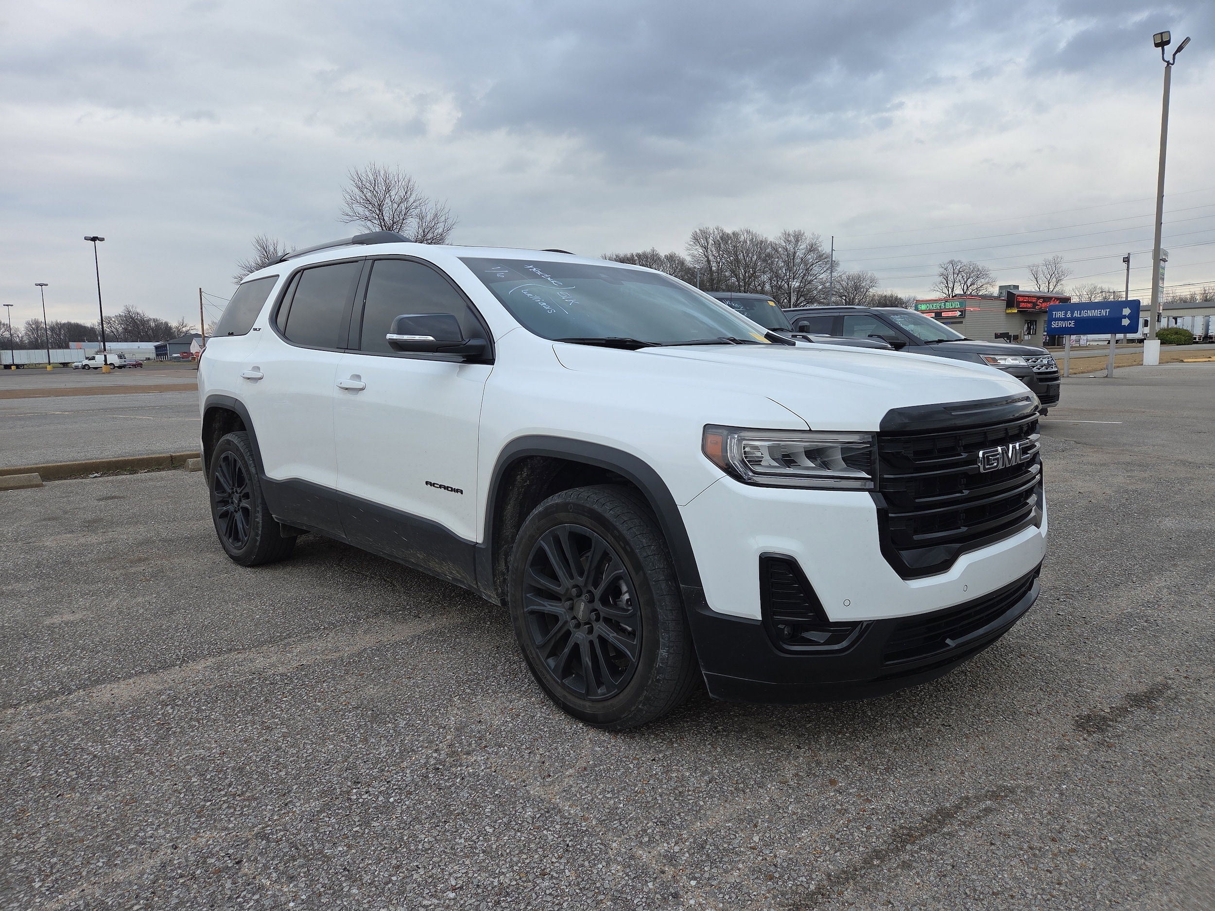2023 GMC Acadia SLT's photo