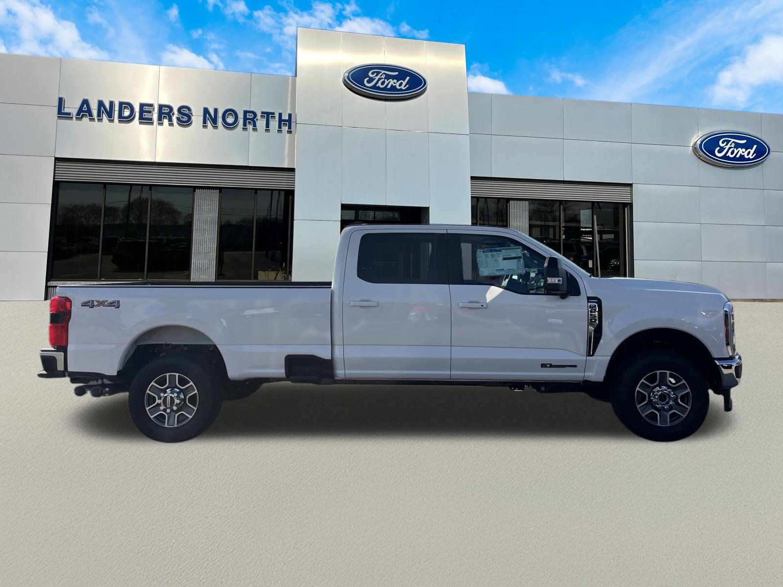 2025 Ford F-250 Lariat photo 2