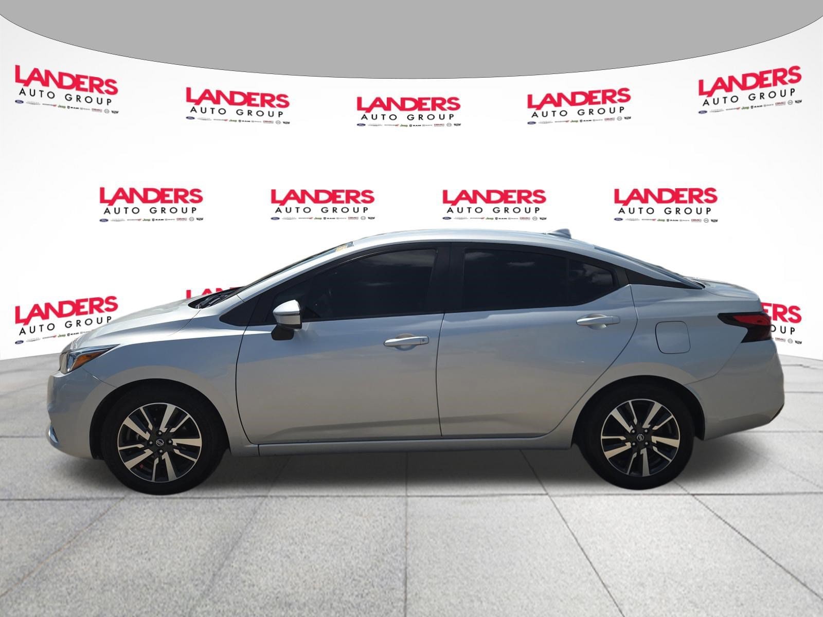 2021 Nissan Versa Sedan SV - Photo 6