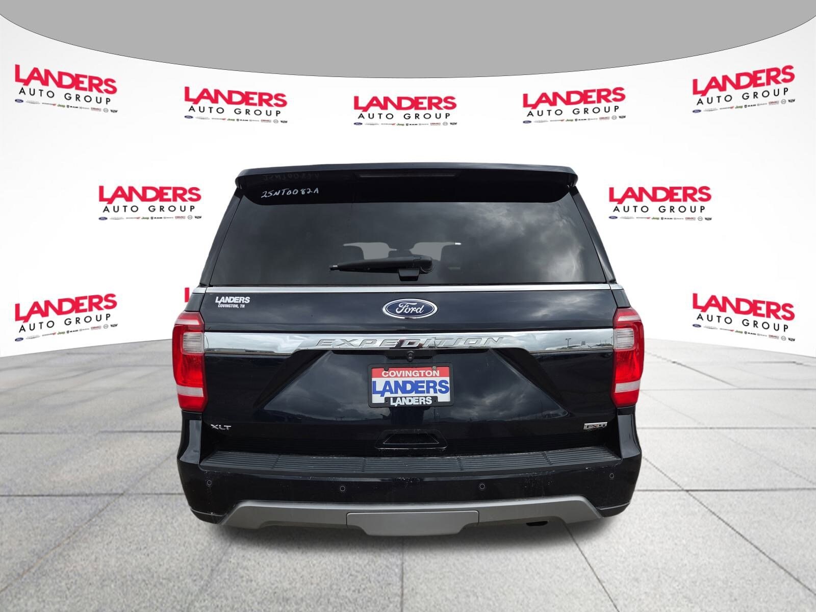 2021 Ford Expedition XLT photo 3