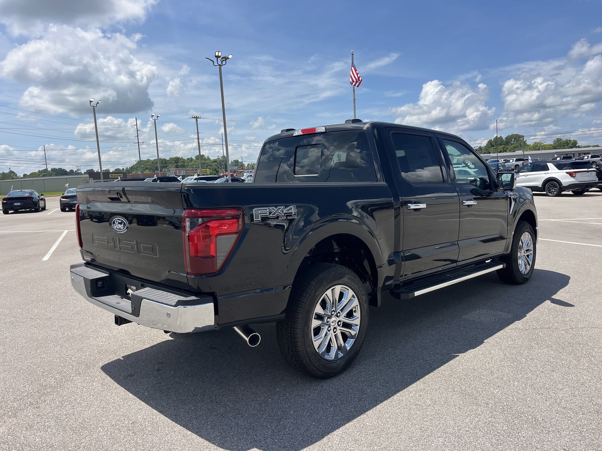 2025 Ford F-150 XLT photo 3