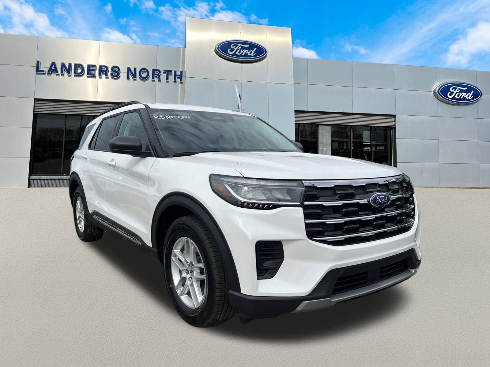 2025 Ford Explorer Active's photo