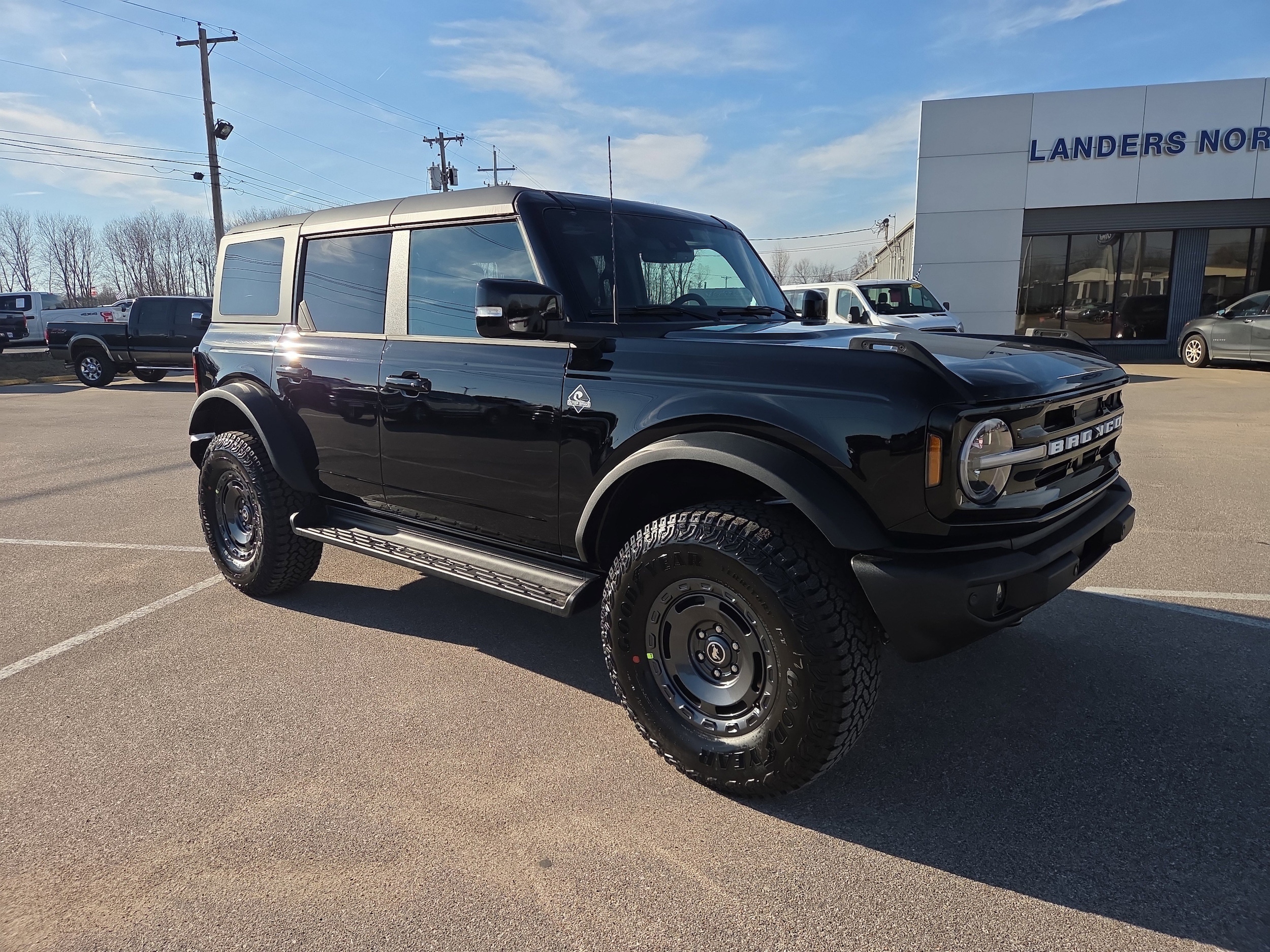 2025 Ford Bronco 4-Door Outer Banks's photo