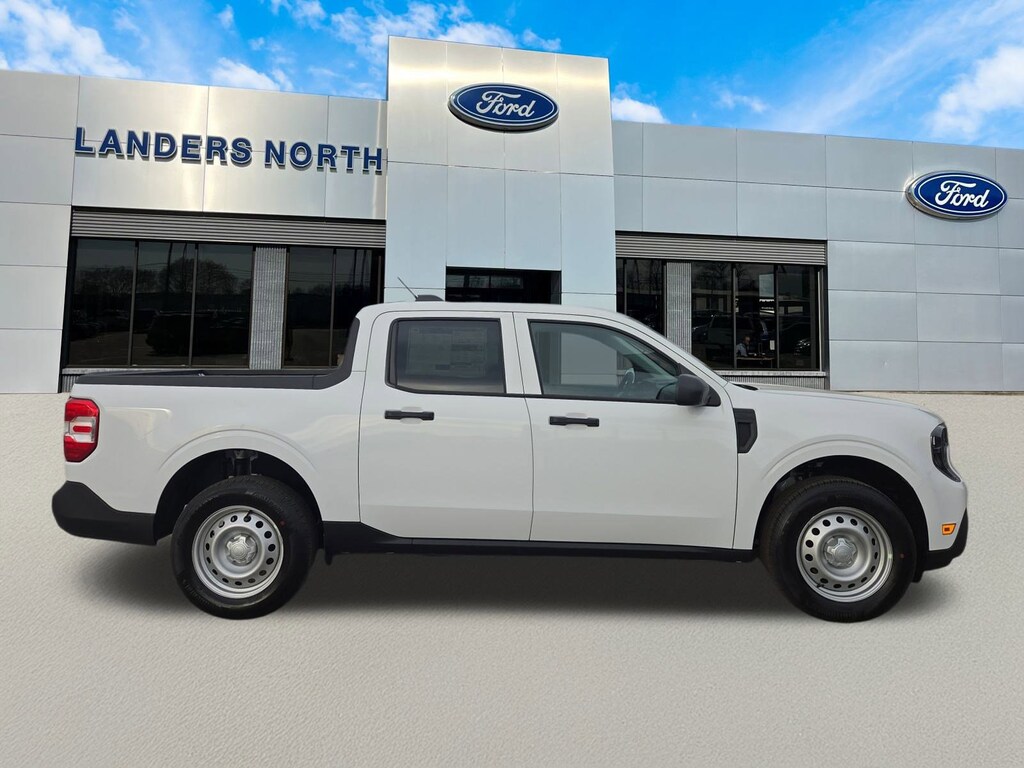 New 2025 Ford Maverick XL Truck SuperCrew