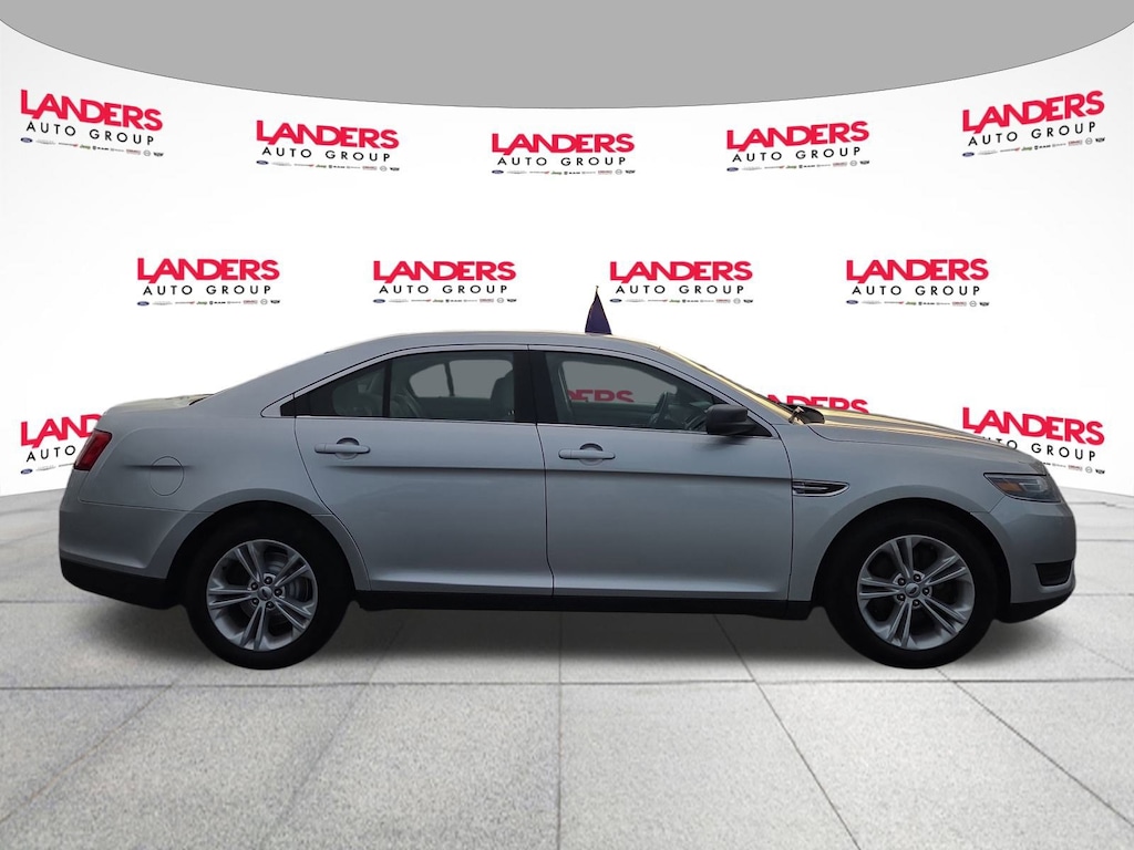 Used 2017 Ford Taurus SE Sedan
