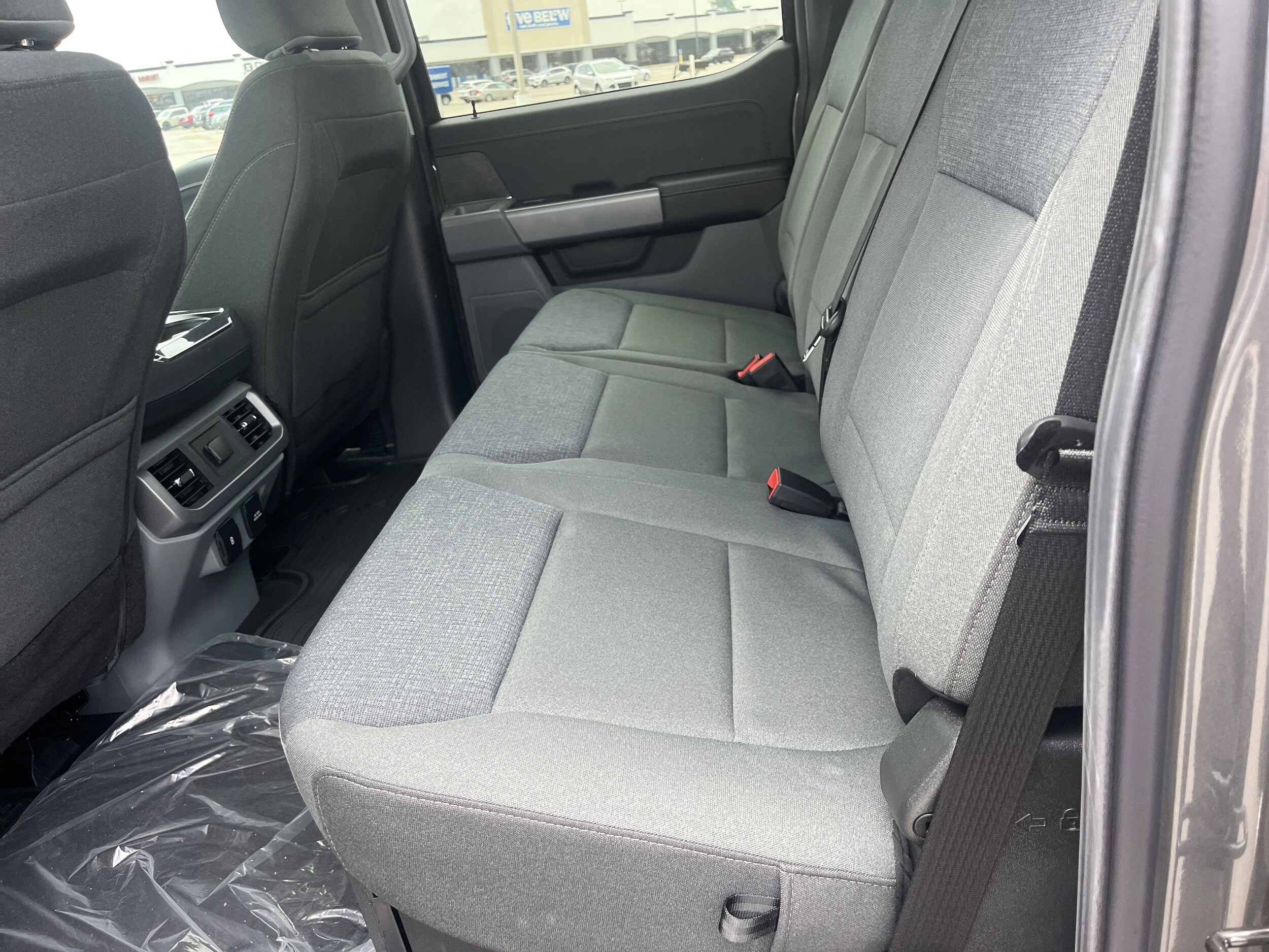 2025 Ford F-150 XLT photo 3