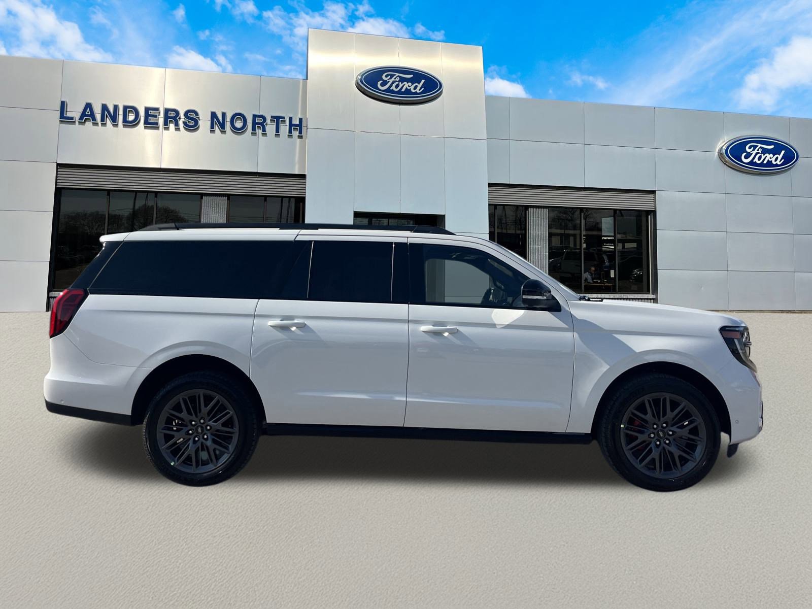 2025 Ford Expedition Platinum MAX photo 2