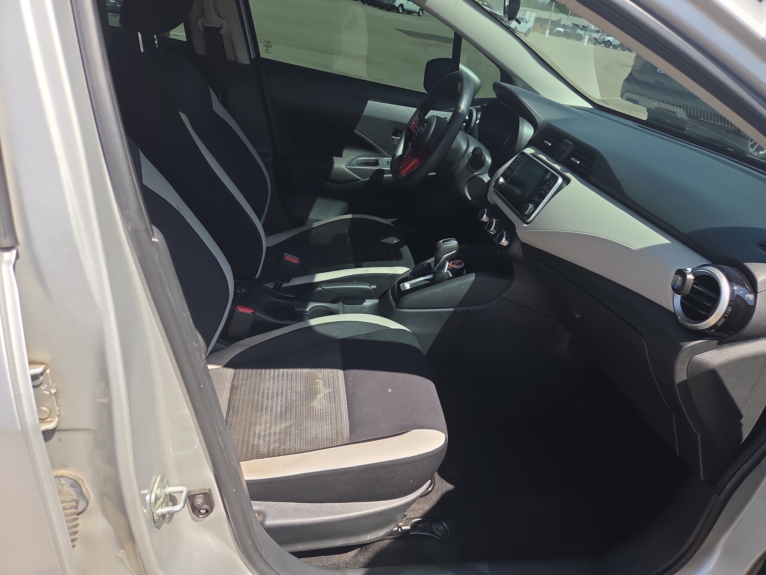 2021 Nissan Versa Sedan SV - Photo 17