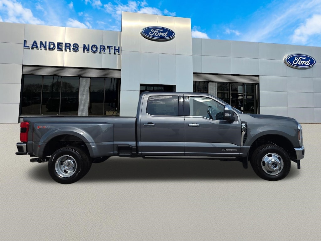 New 2026 Ford Super Duty F-350® Lariat® Truck Crew Cab