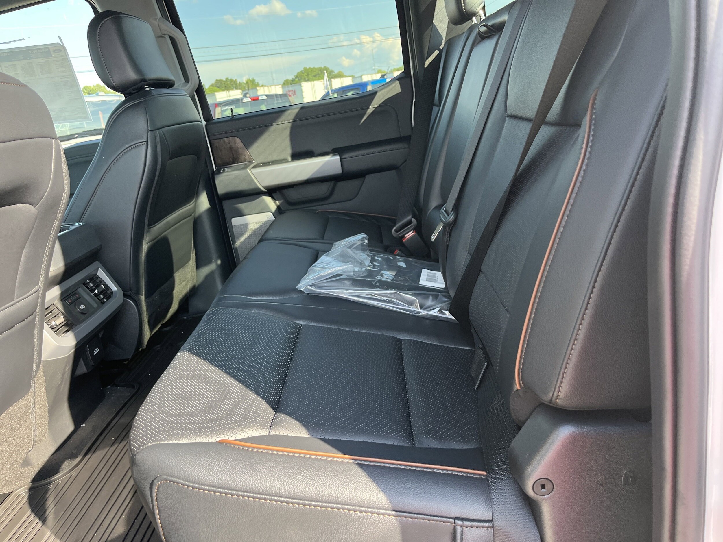 2025 Ford F-250 Lariat photo 4