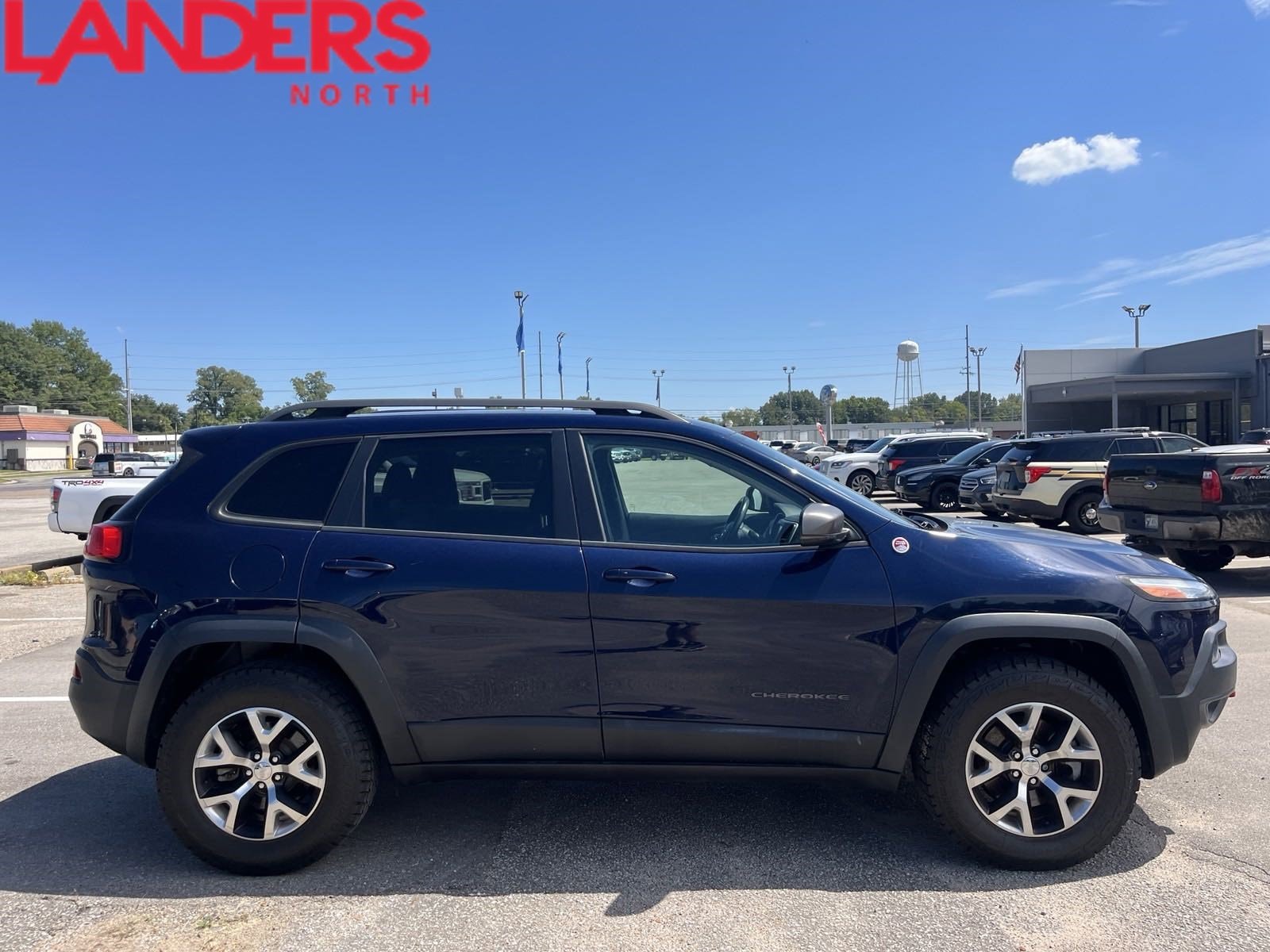 Used 2015 Jeep Cherokee Trailhawk with VIN 1C4PJMBS0FW778807 for sale in Covington, TN