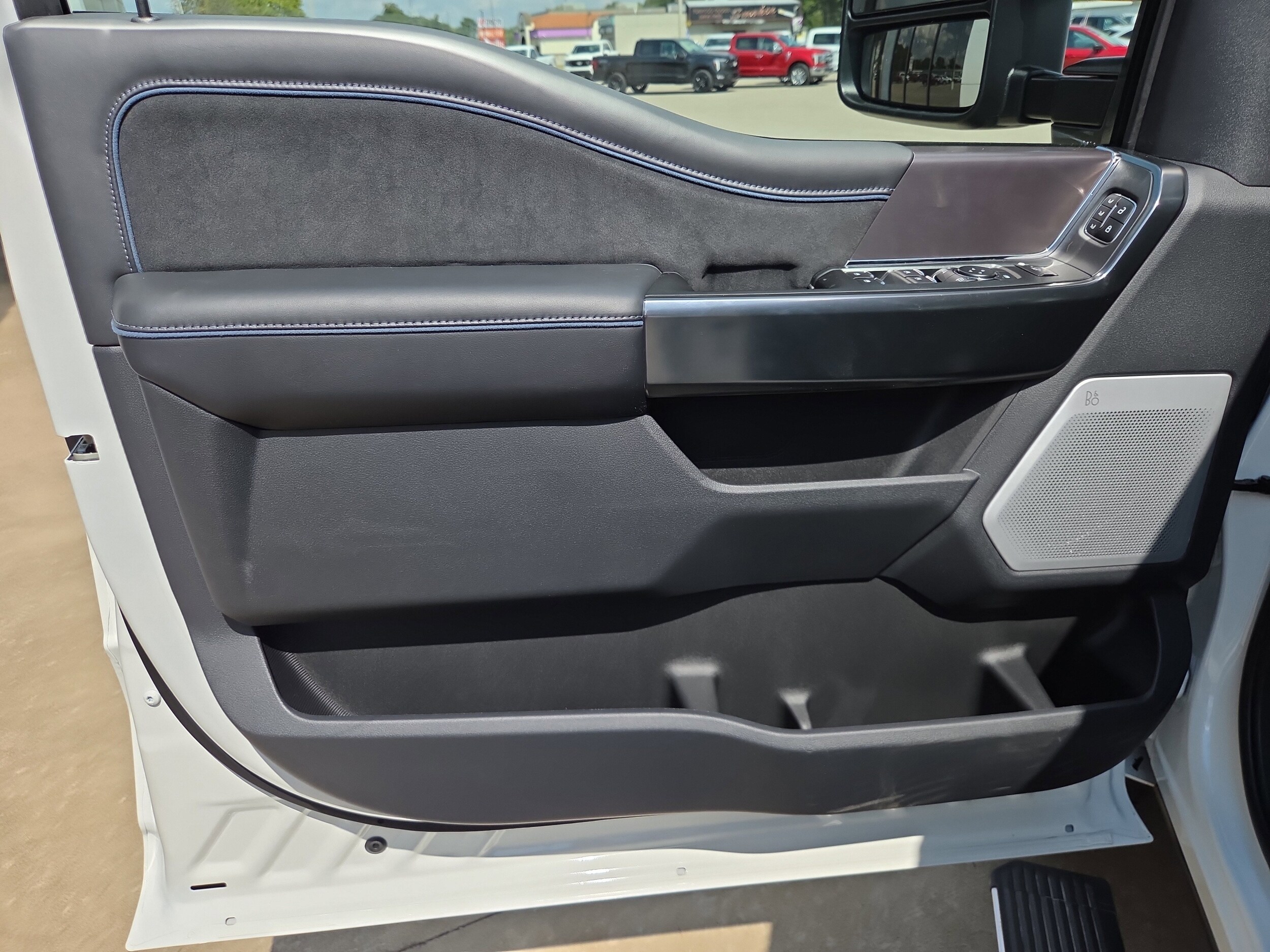2026 Ford F-250 Super Duty Platinum - Photo 7