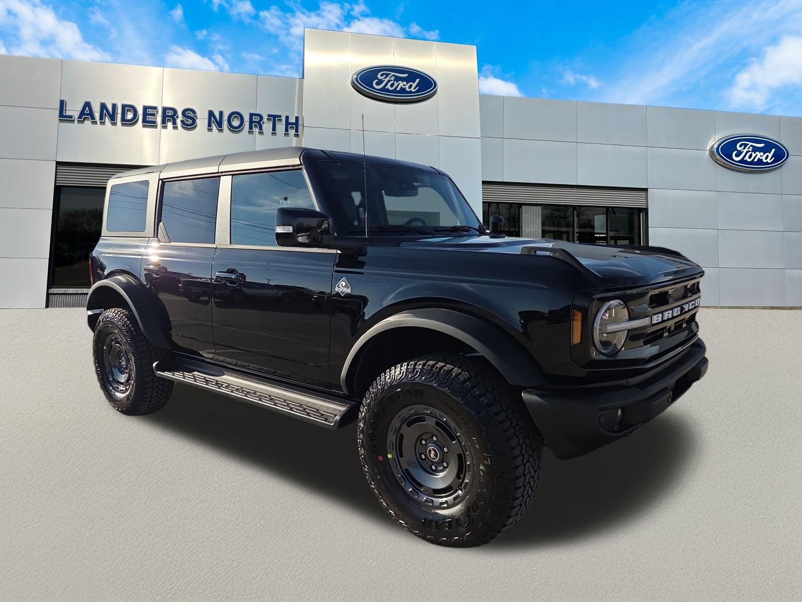 2025 Ford Bronco 4-Door Outer Banks's photo