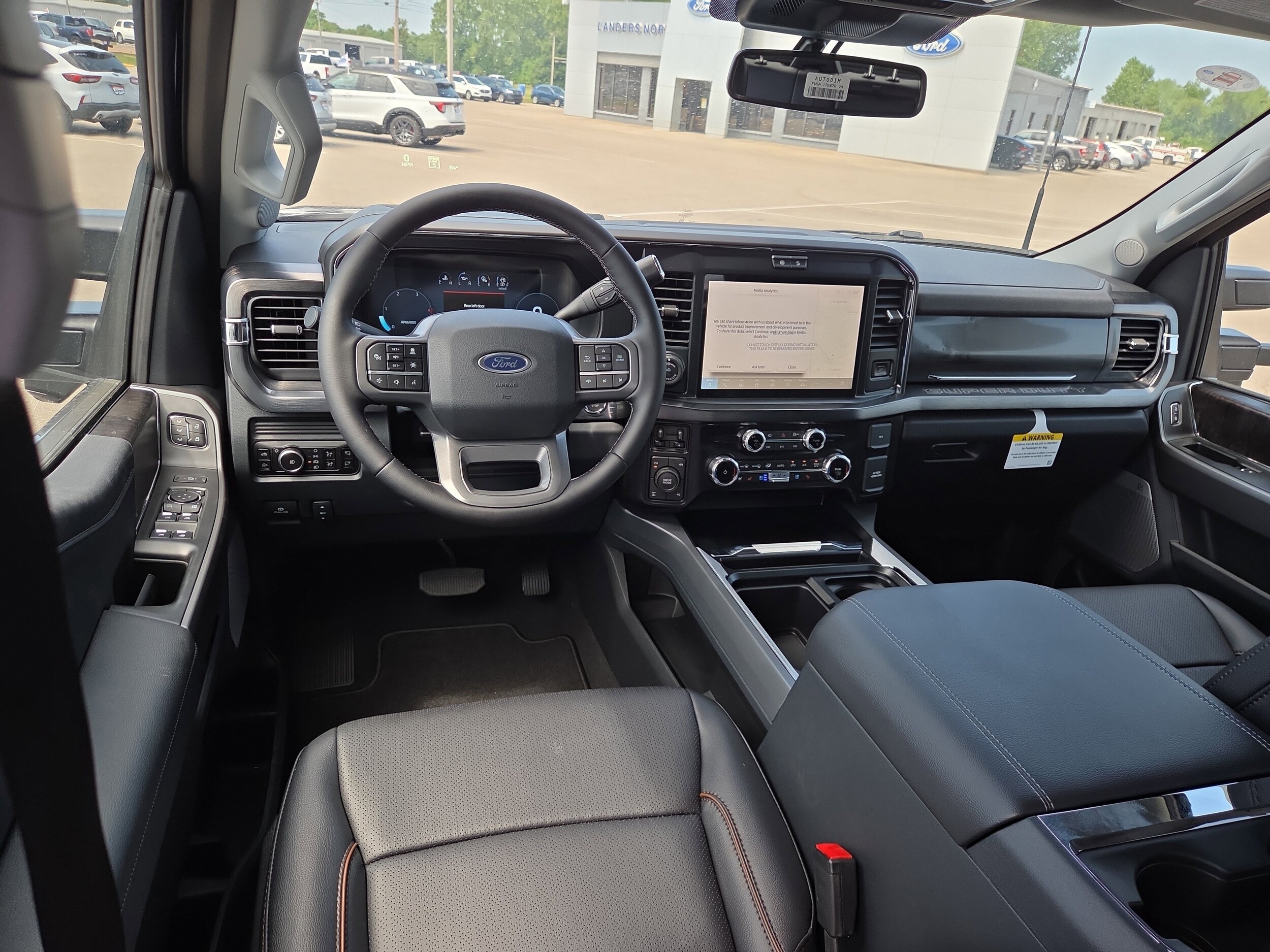 2025 Ford F-350 Lariat photo 4