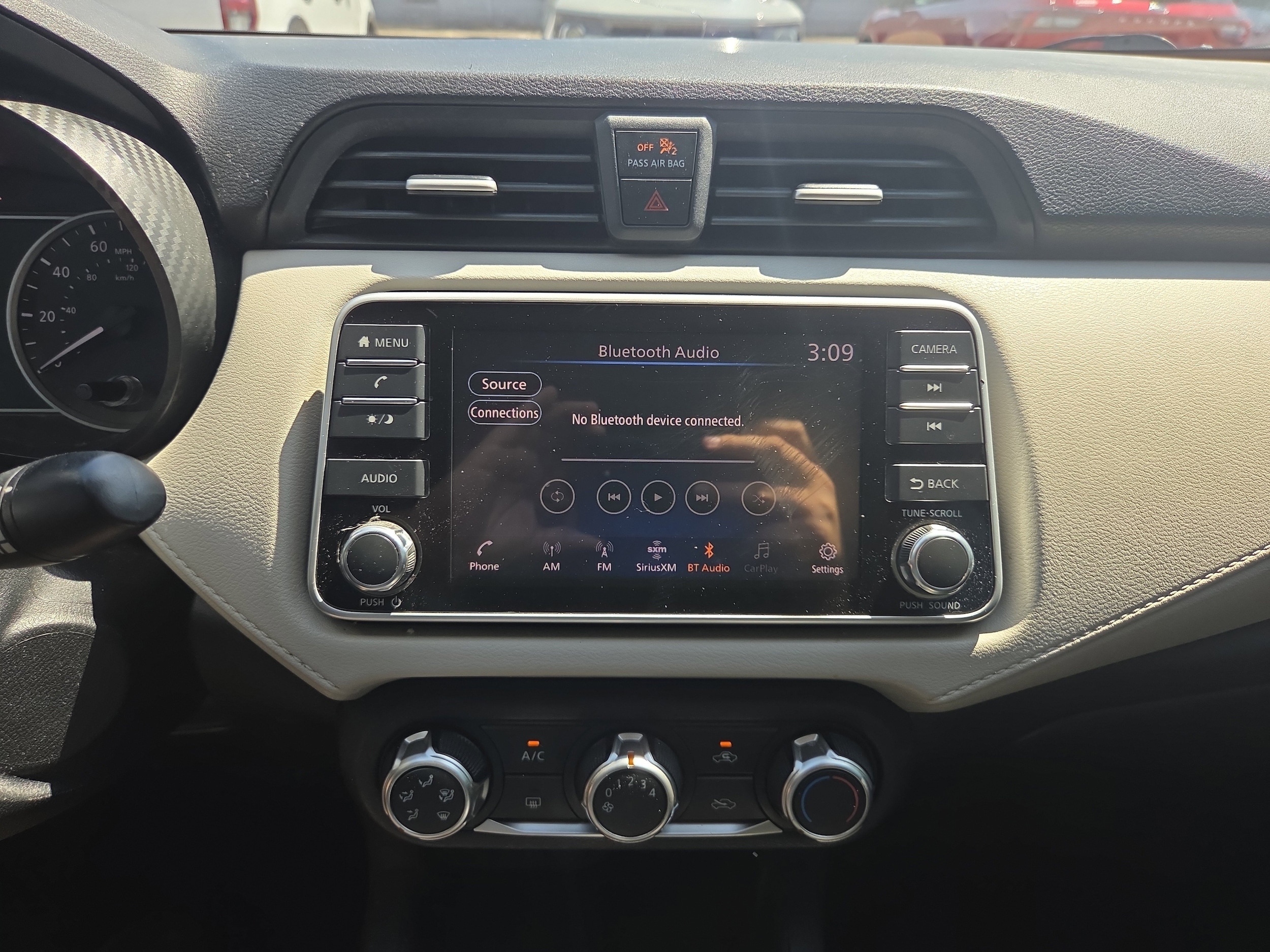 2021 Nissan Versa Sedan SV - Photo 22