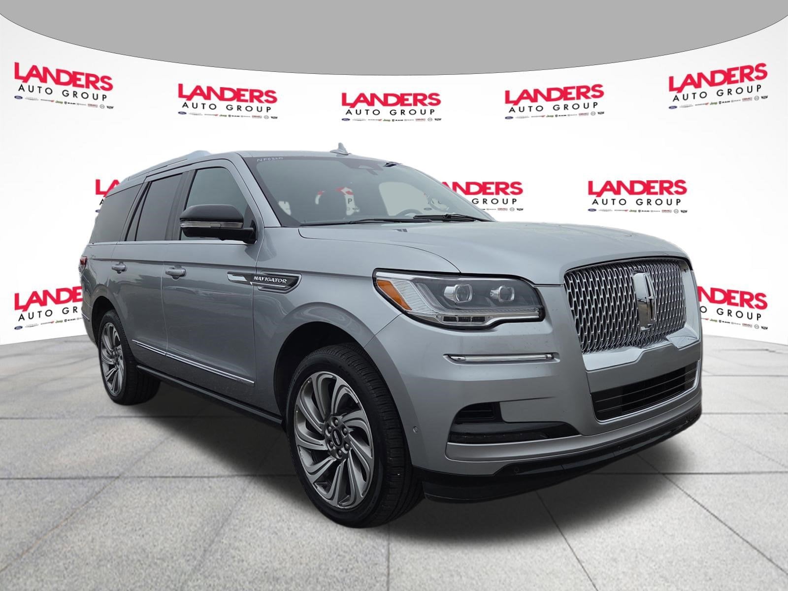 2023 Lincoln Navigator Reserve's photo