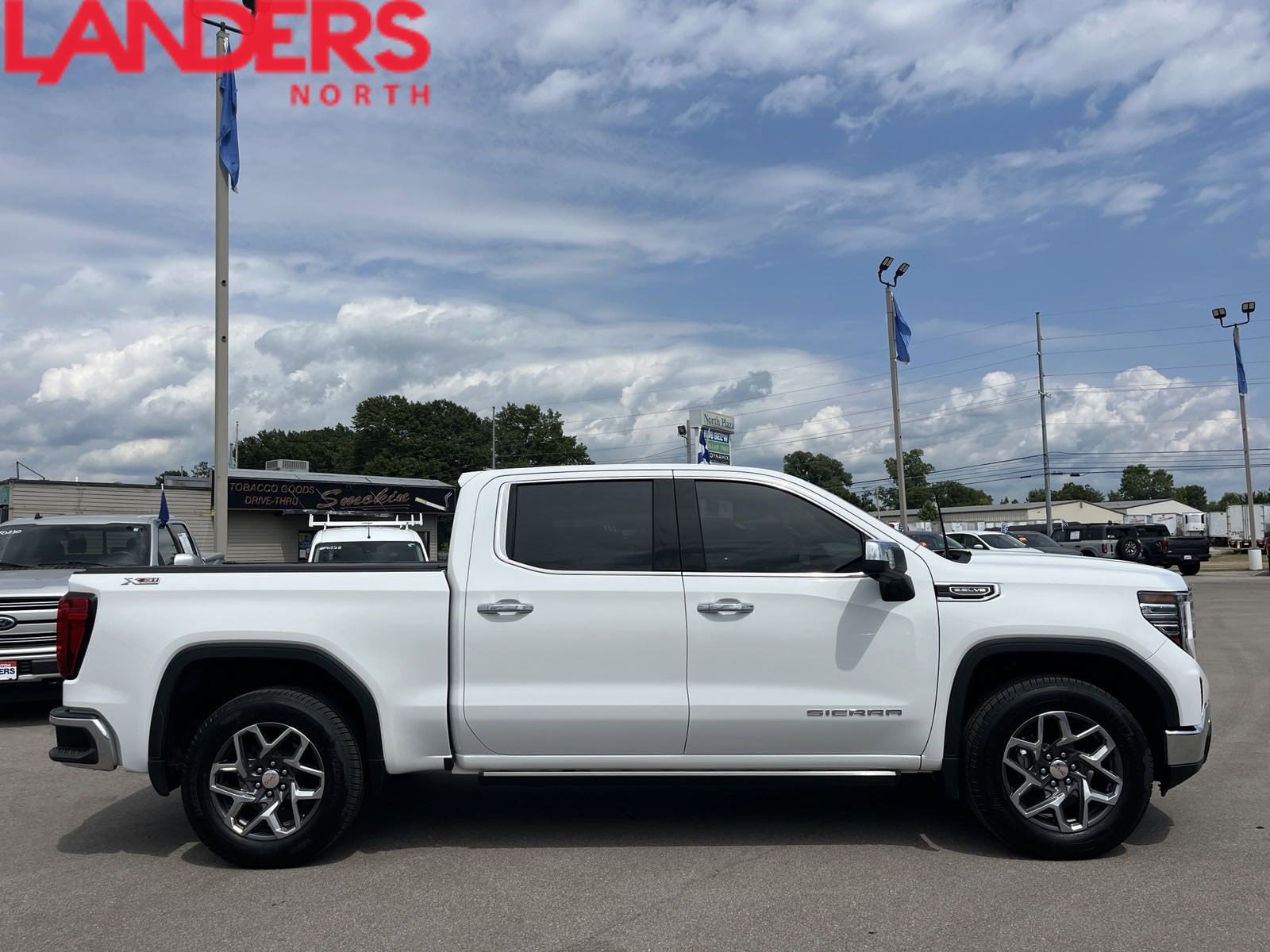 Used 2022 GMC Sierra 1500 SLT with VIN 3GTUUDED4NG643754 for sale in Covington, TN