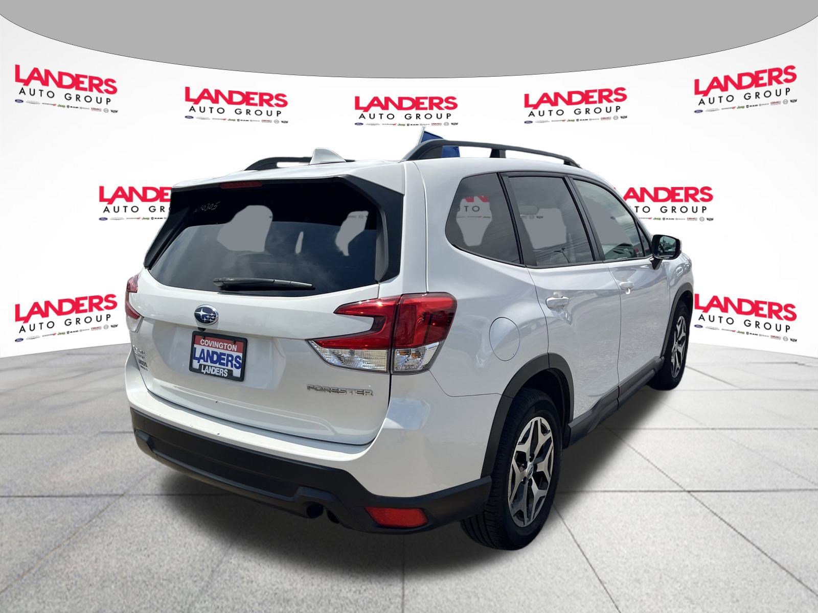 2021 Subaru Forester Premium photo 3