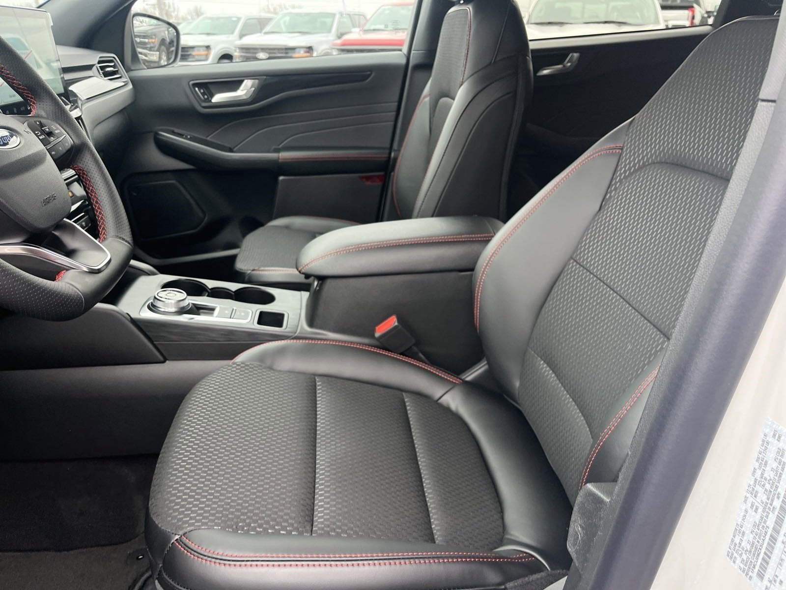 2025 Ford Escape Hybrid ST-Line - Photo 6