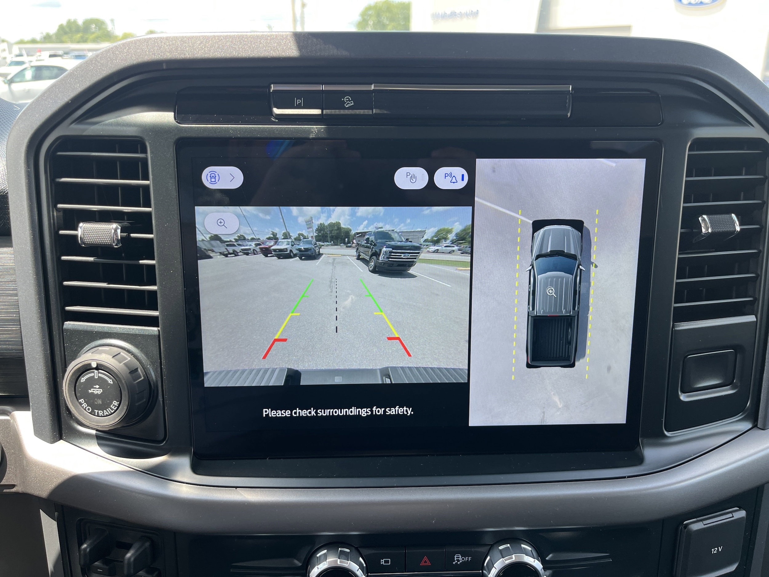 2025 Ford F-150 XLT - Photo 10