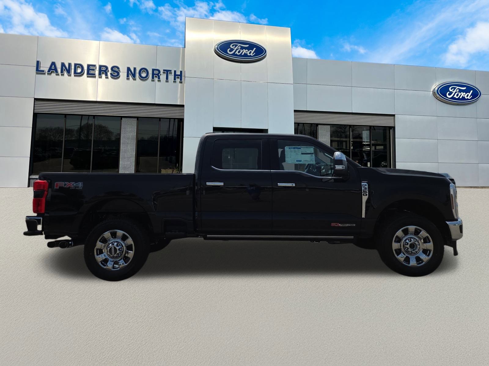 2025 Ford F-350 Lariat photo 2