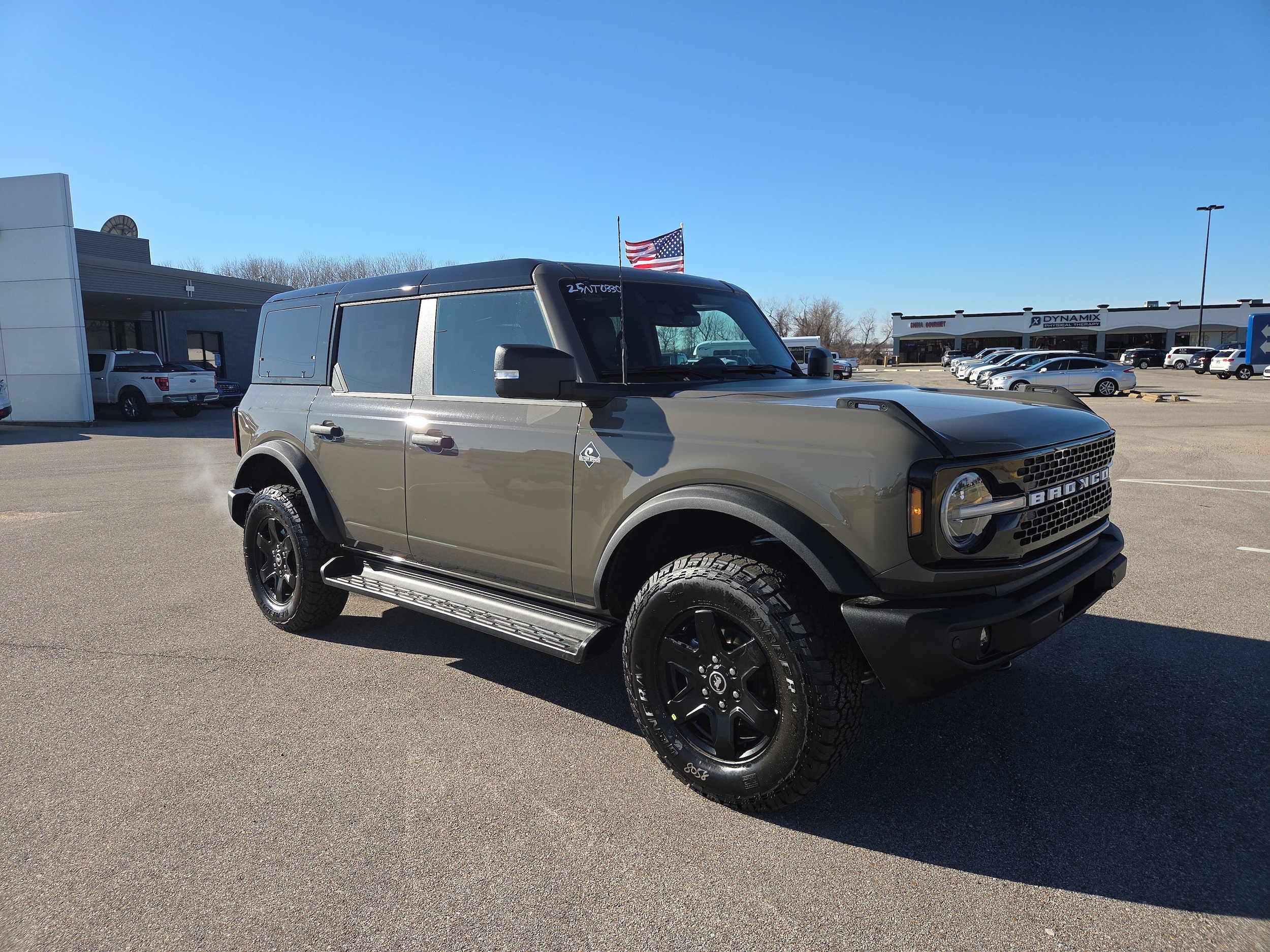 2025 Ford Bronco 4-Door Outer Banks's photo