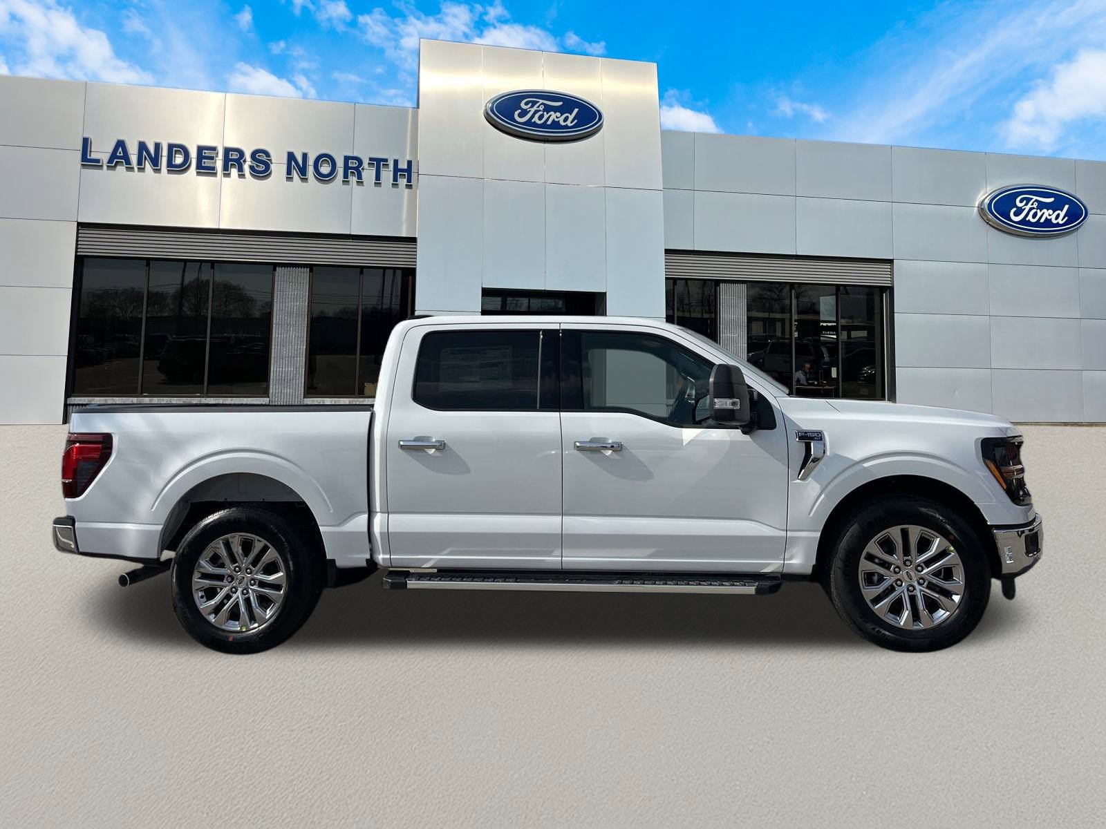 2025 Ford F-150 XLT photo 2
