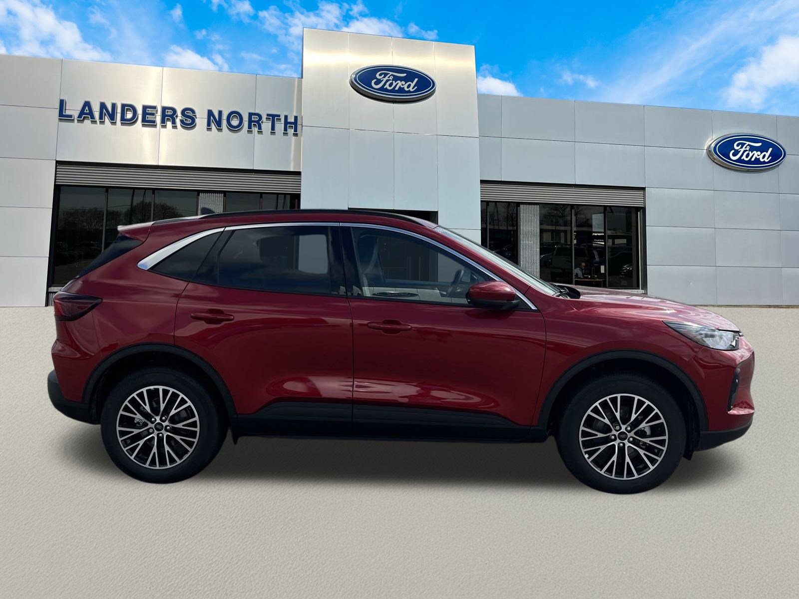 2024 Ford Escape Plug-In Hybrid photo 2
