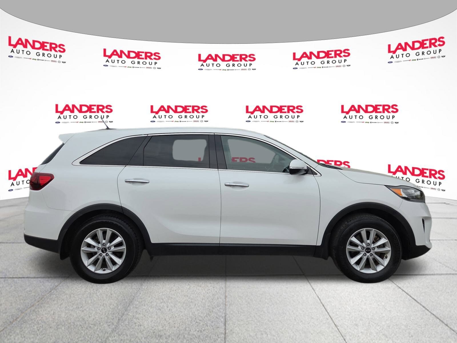 2019 Kia Sorento LX photo 2