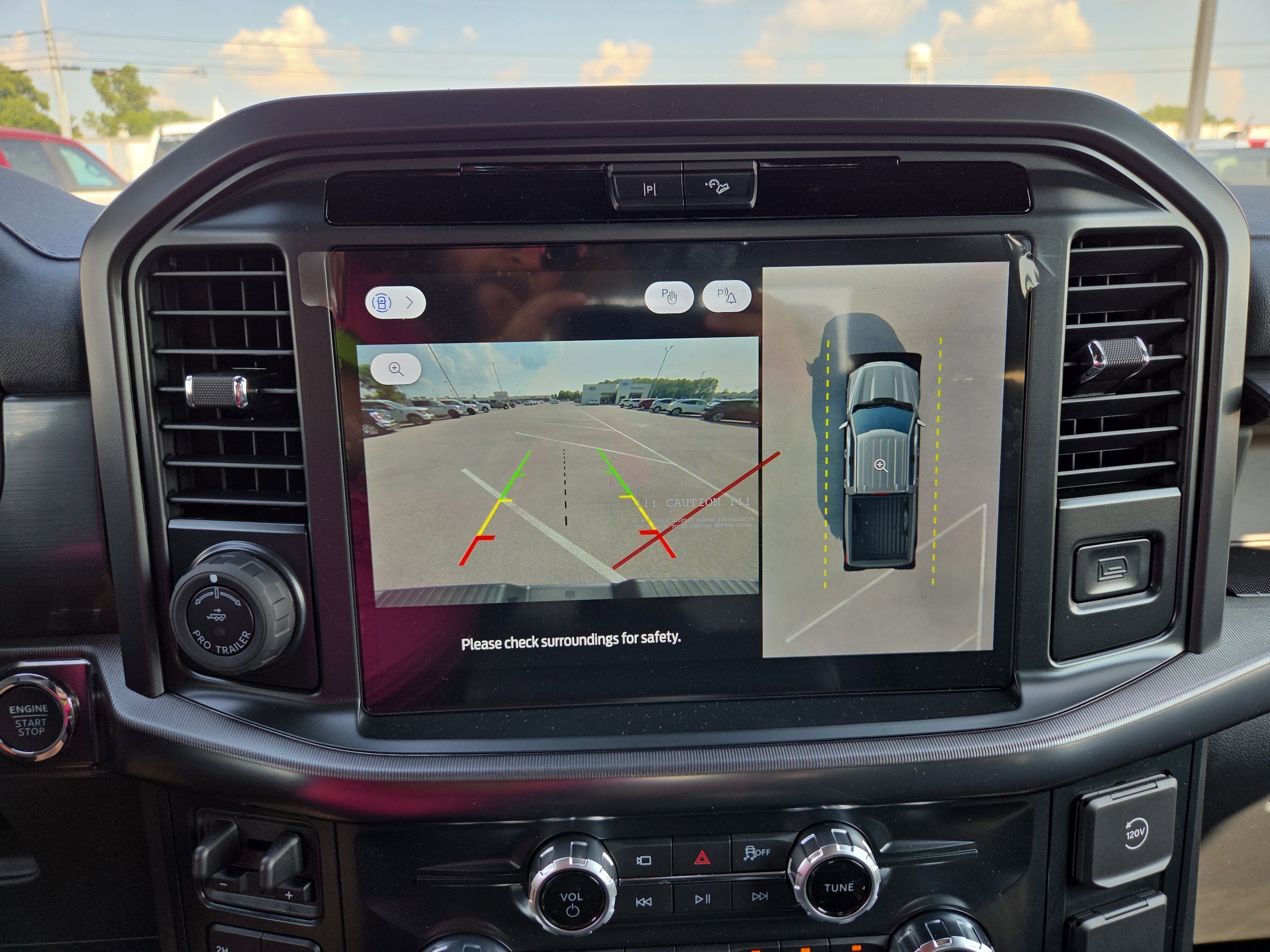 2025 Ford F-150 Lariat - Photo 10