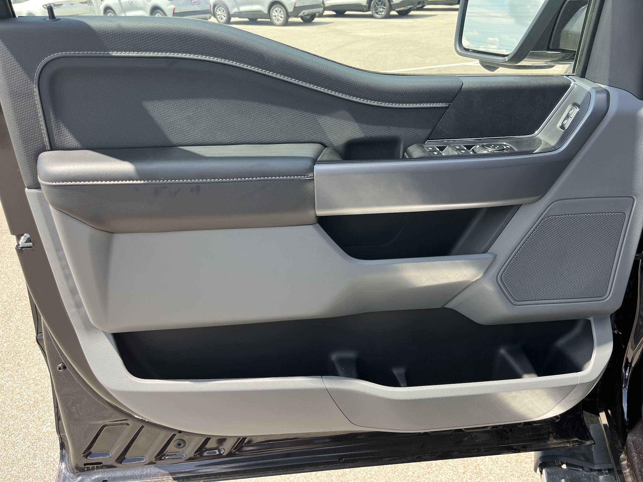 2025 Ford F-150 XLT - Photo 7