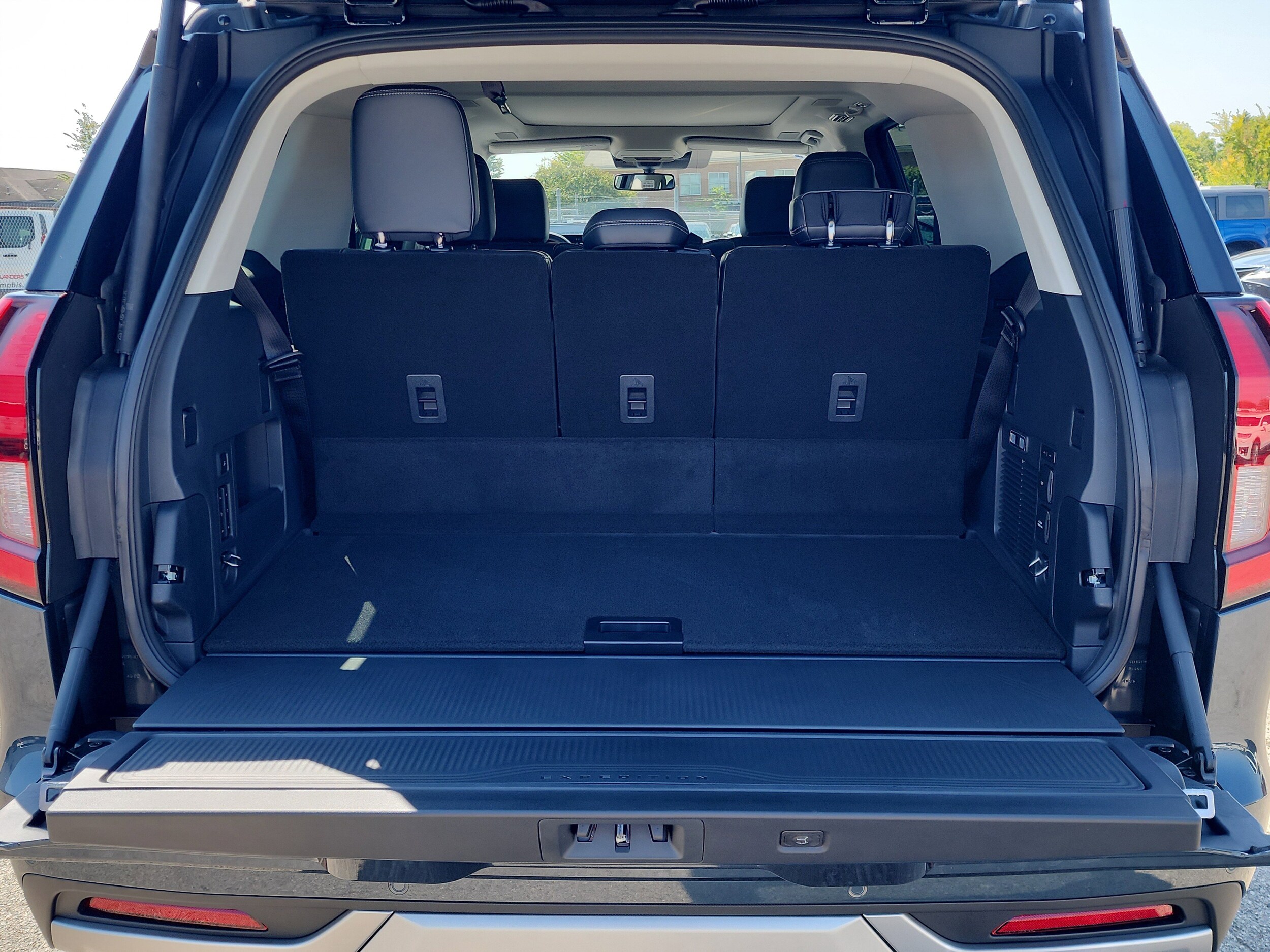 2025 Ford Expedition Platinum photo 4