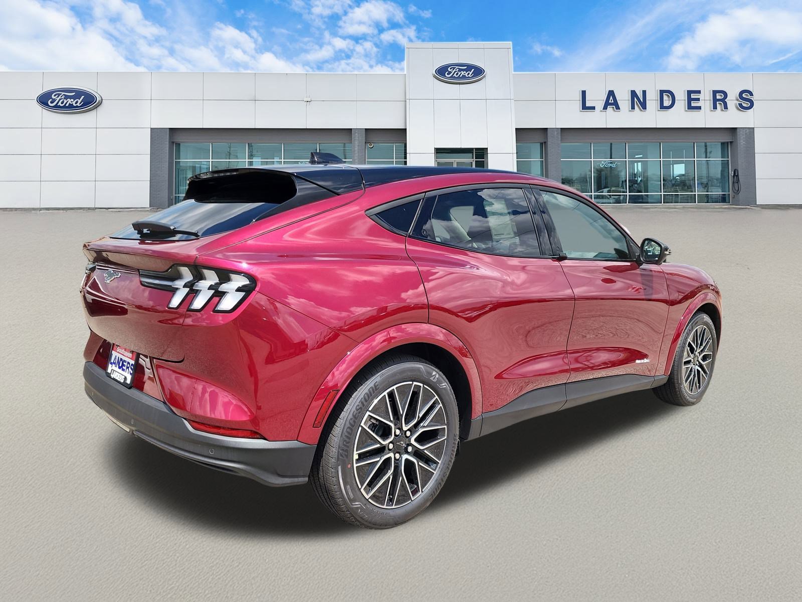 2025 Ford Mustang Mach-E Premium photo 3