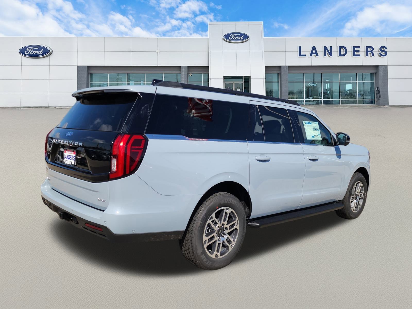 2025 Ford Expedition MAX photo 2