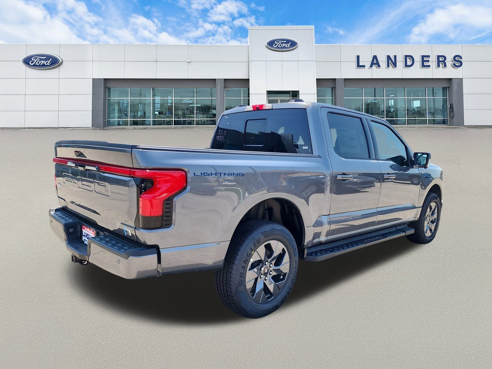 2025 Ford F-150 Lightning Lariat photo 3