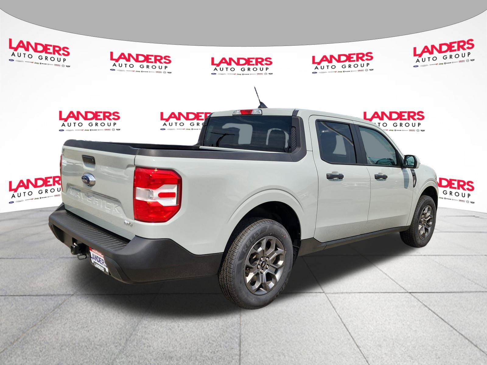 2022 Ford Maverick XLT photo 2