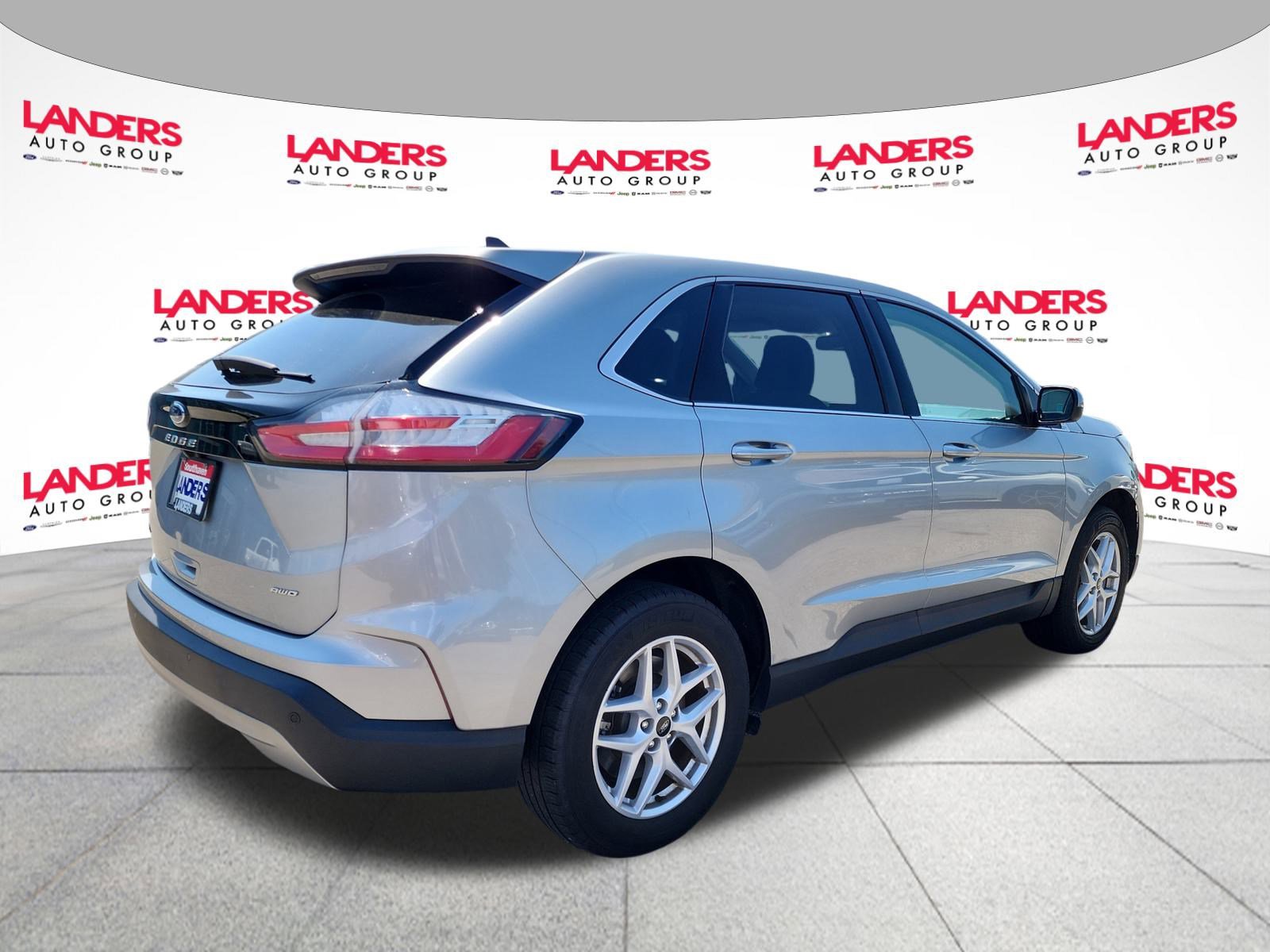 2024 Ford Edge SEL photo 3