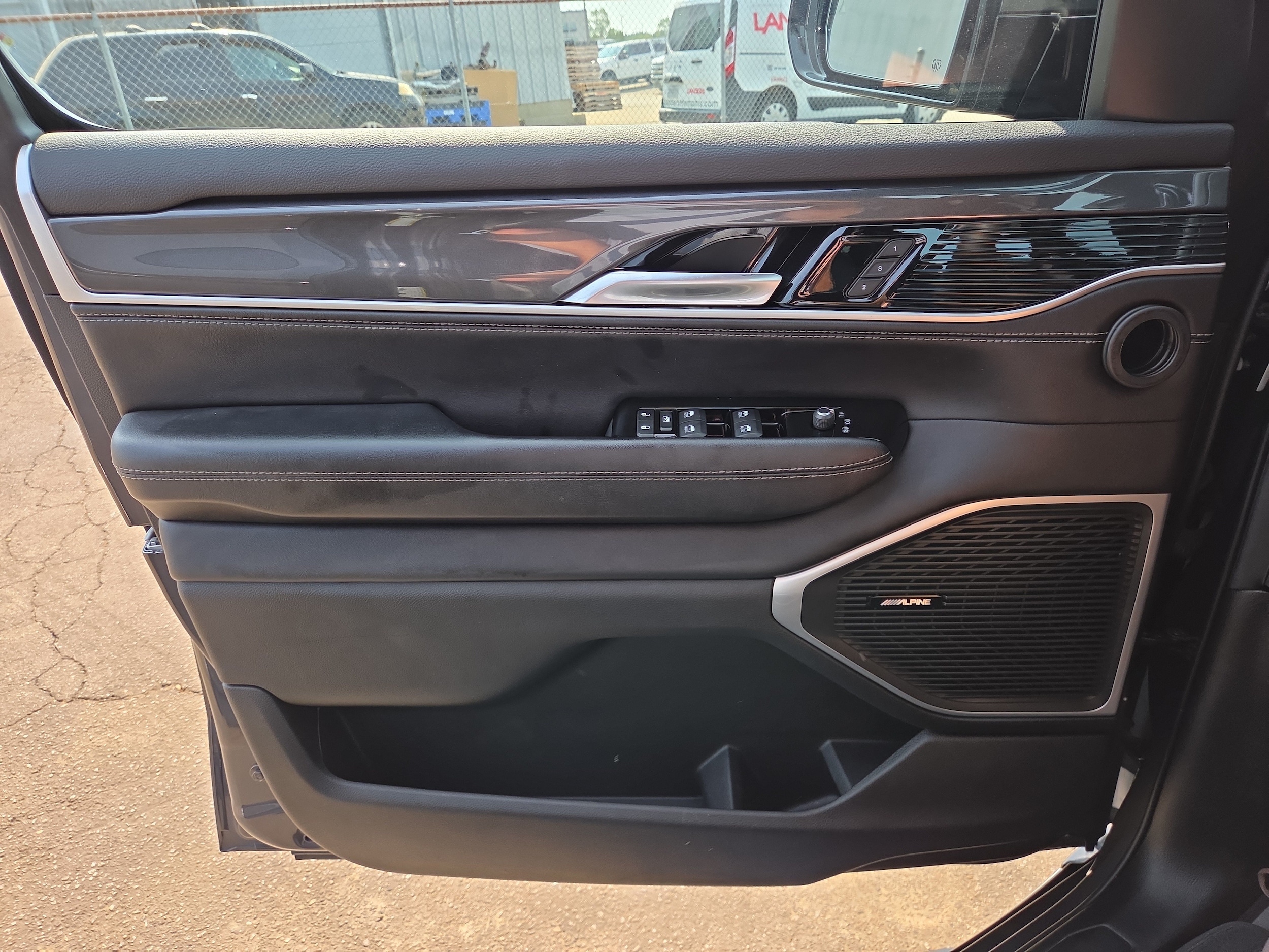 2022 Jeep Wagoneer Series I - Photo 19