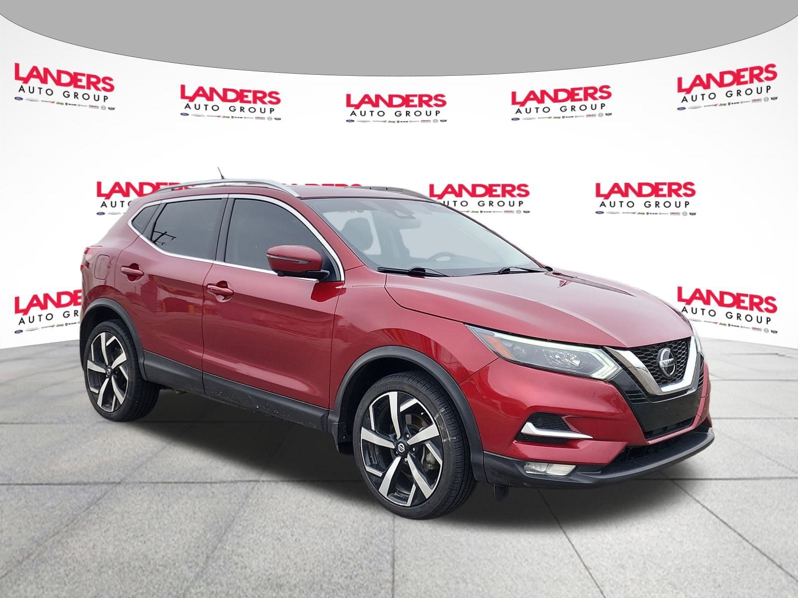 2022 Nissan Rogue Sport SL's photo