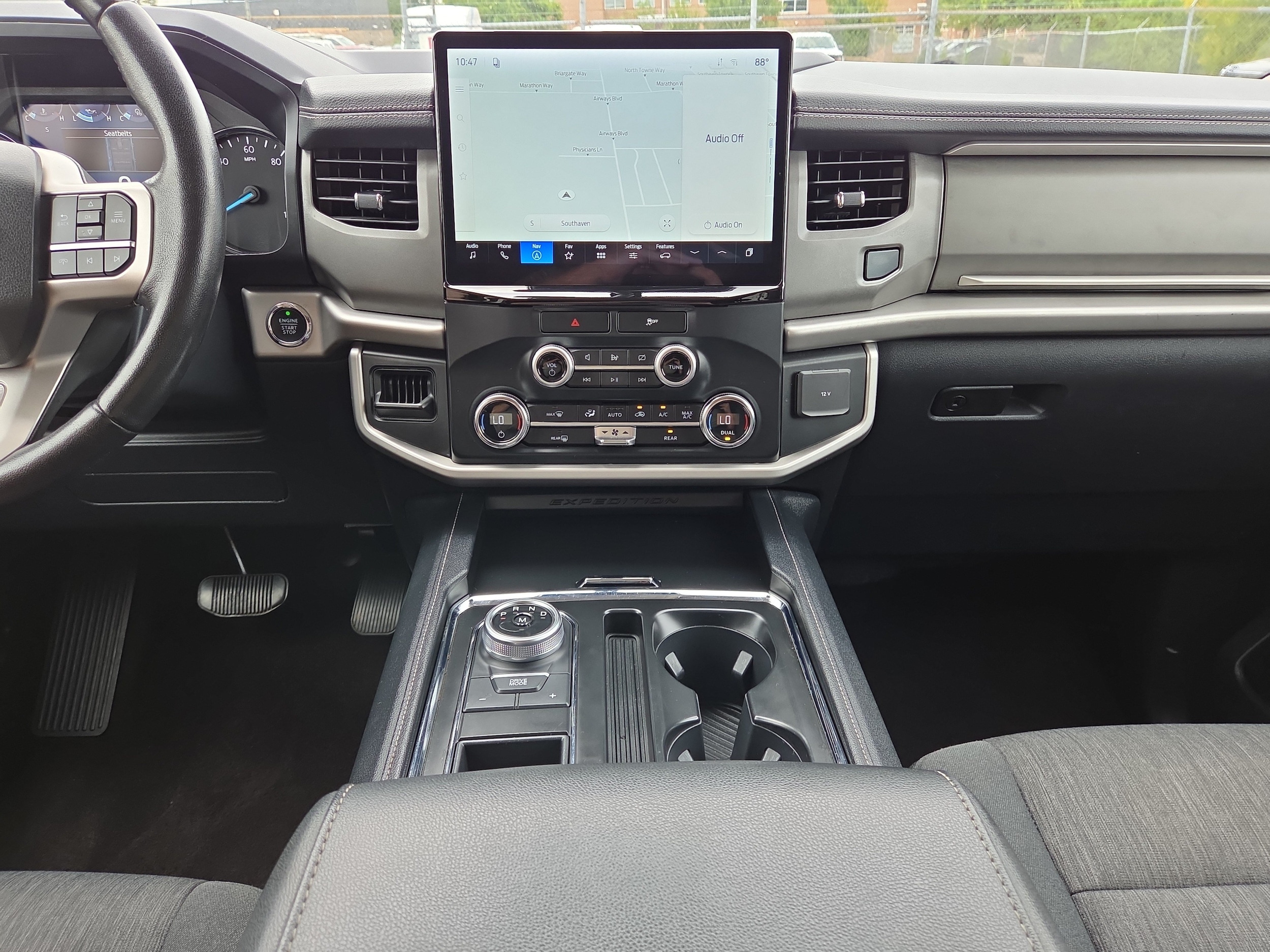 2022 Ford Expedition XLT - Photo 24